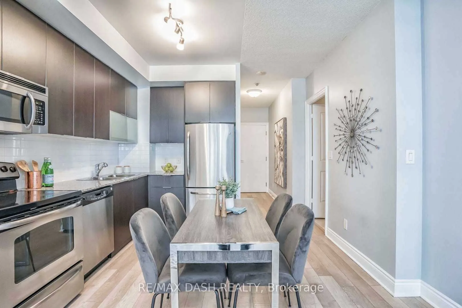 16 Brookers Lane, #1208