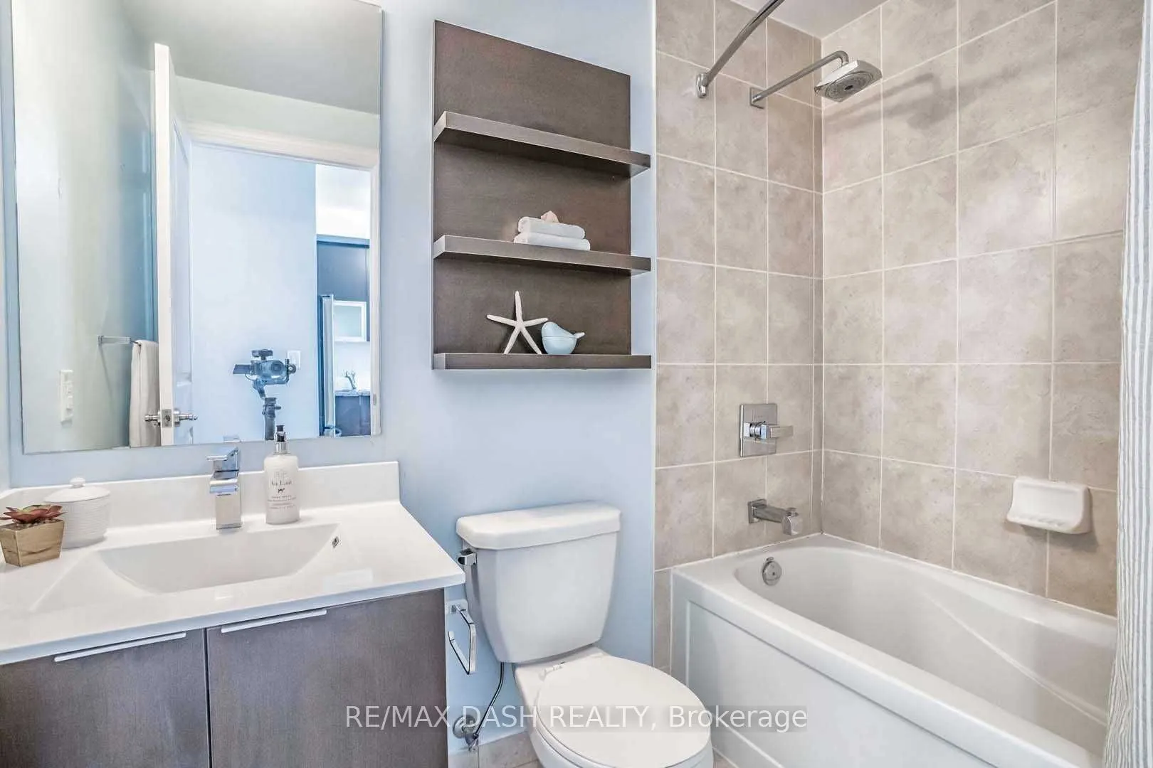 16 Brookers Lane, #1208