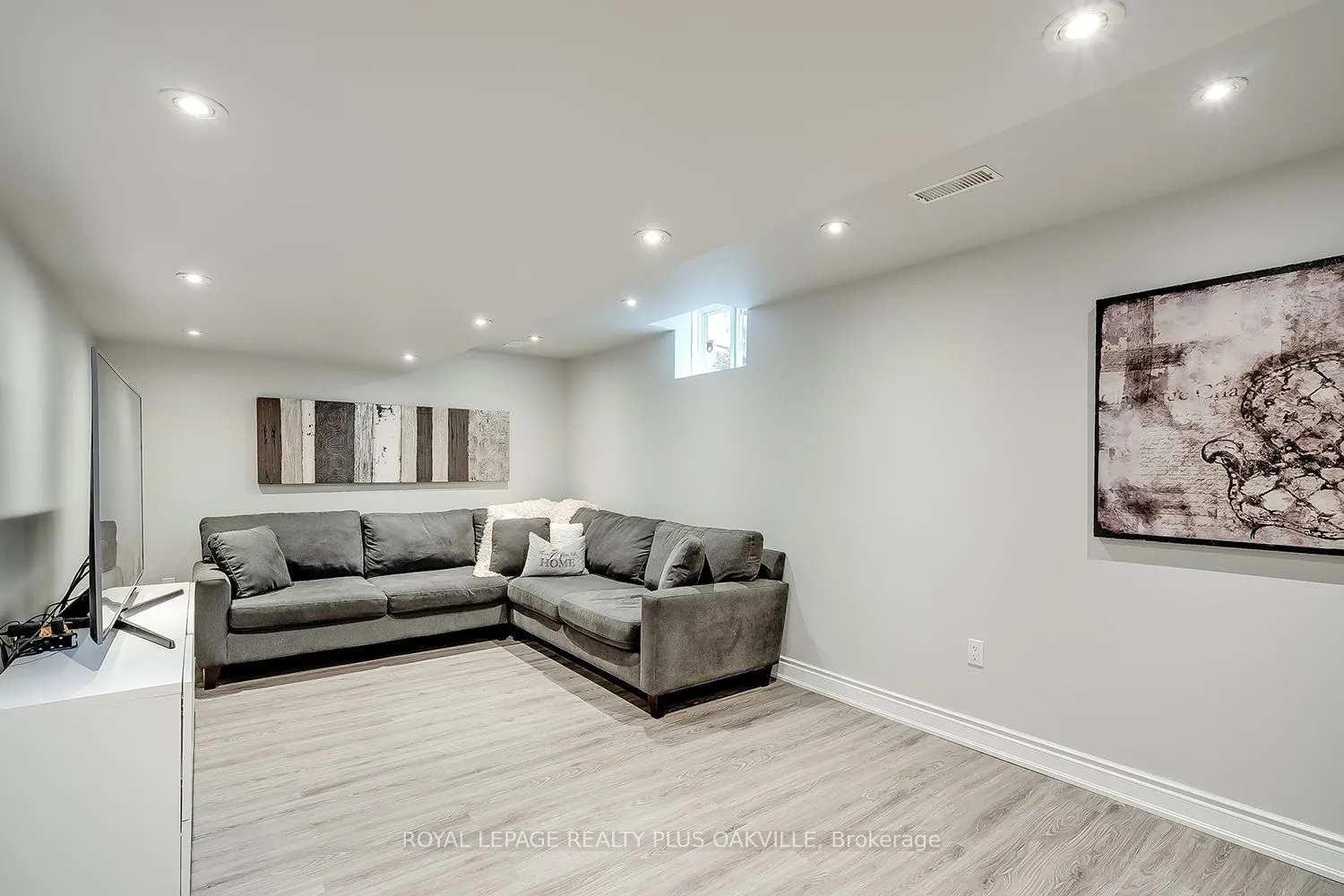 3174 Scotscraig Crescent