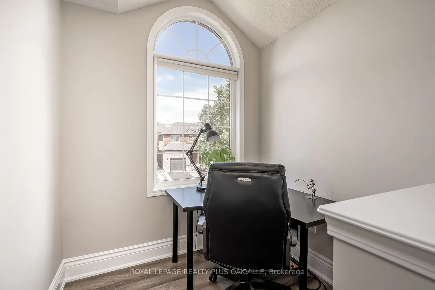3174 Scotscraig Crescent