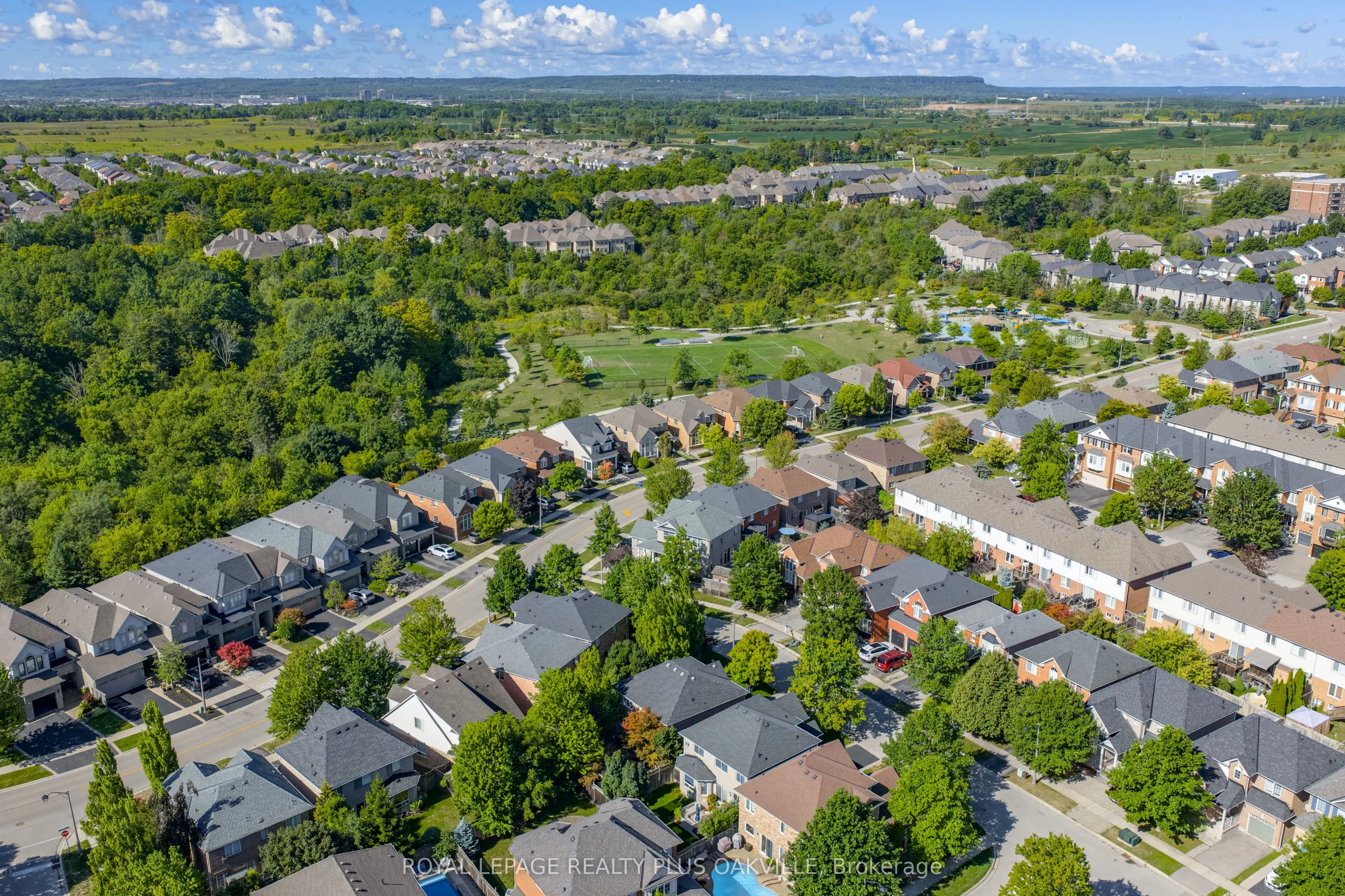 3174 Scotscraig Crescent