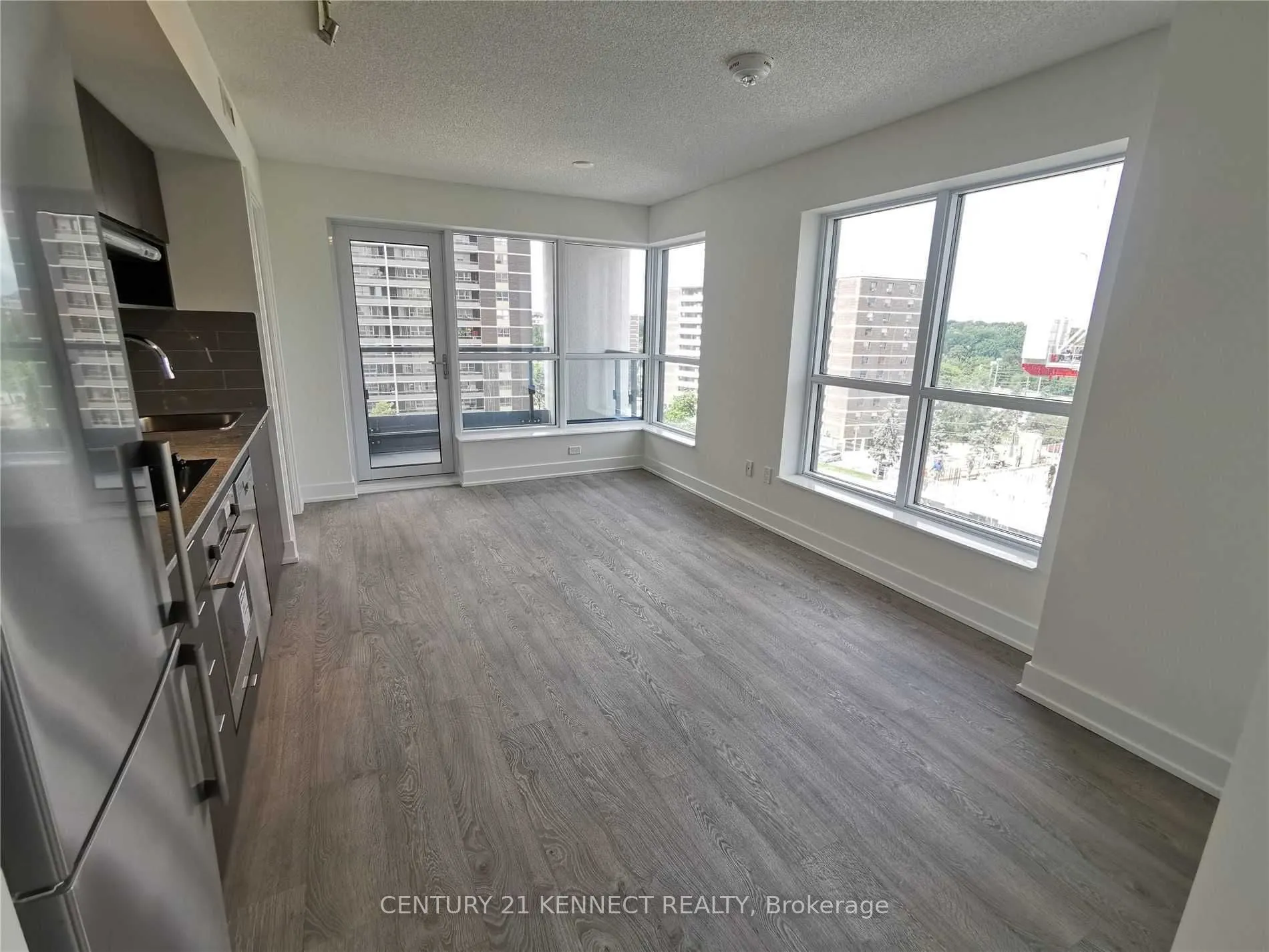 7 Mabelle Avenue, #704