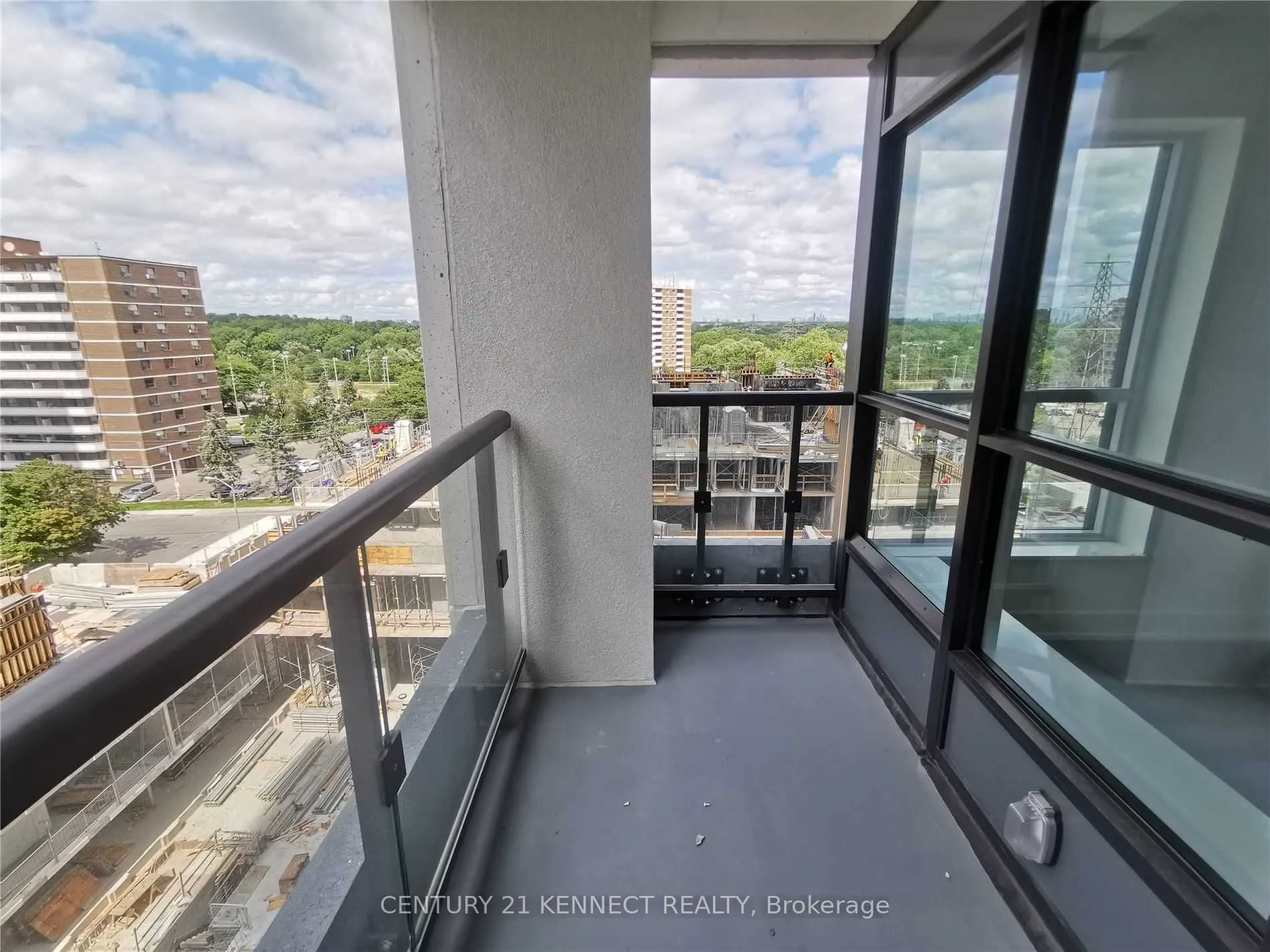 7 Mabelle Avenue, #704