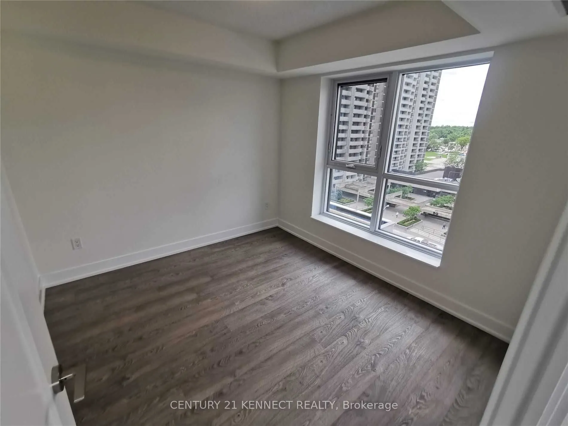 7 Mabelle Avenue, #704