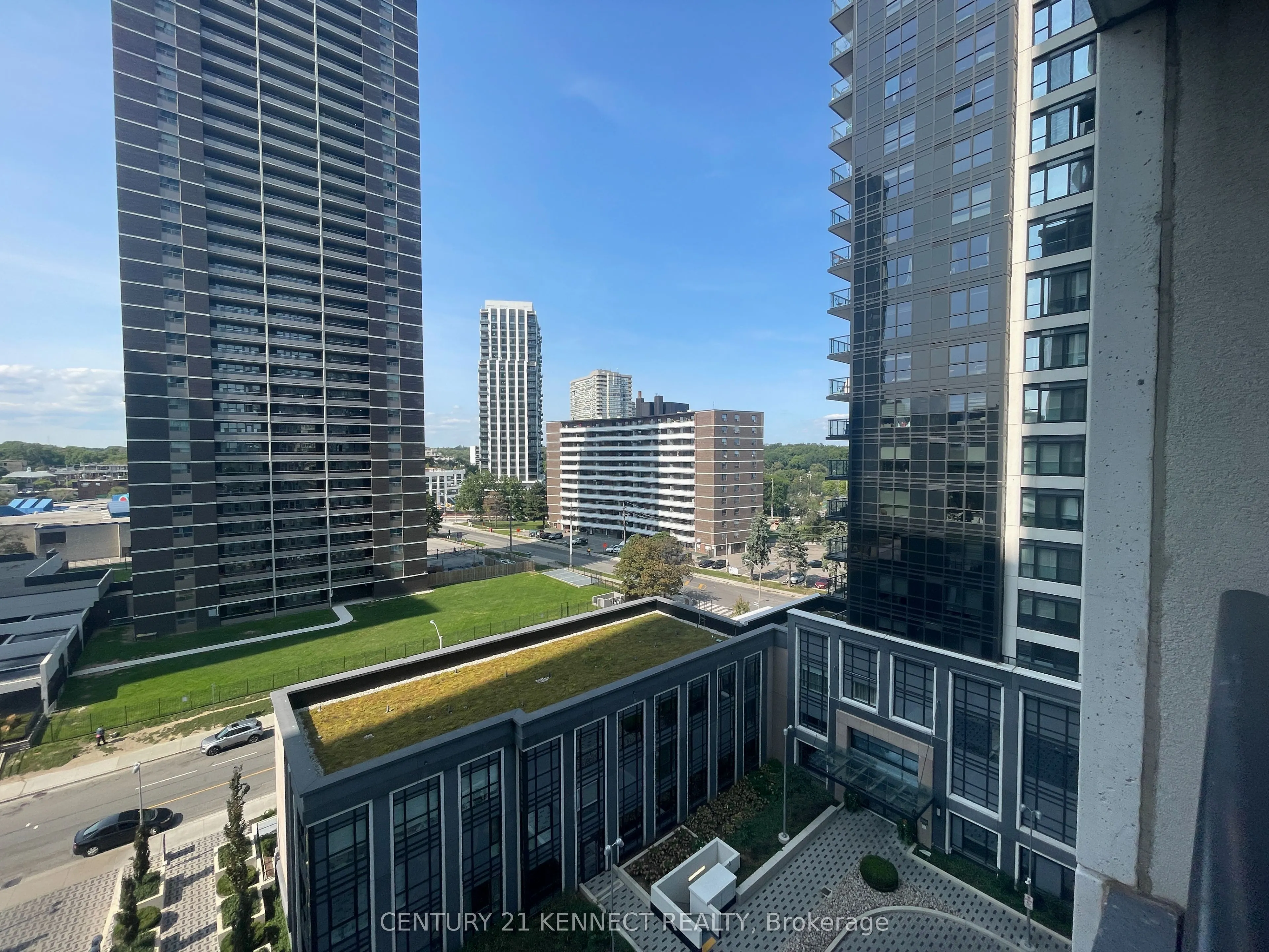 7 Mabelle Avenue, #704