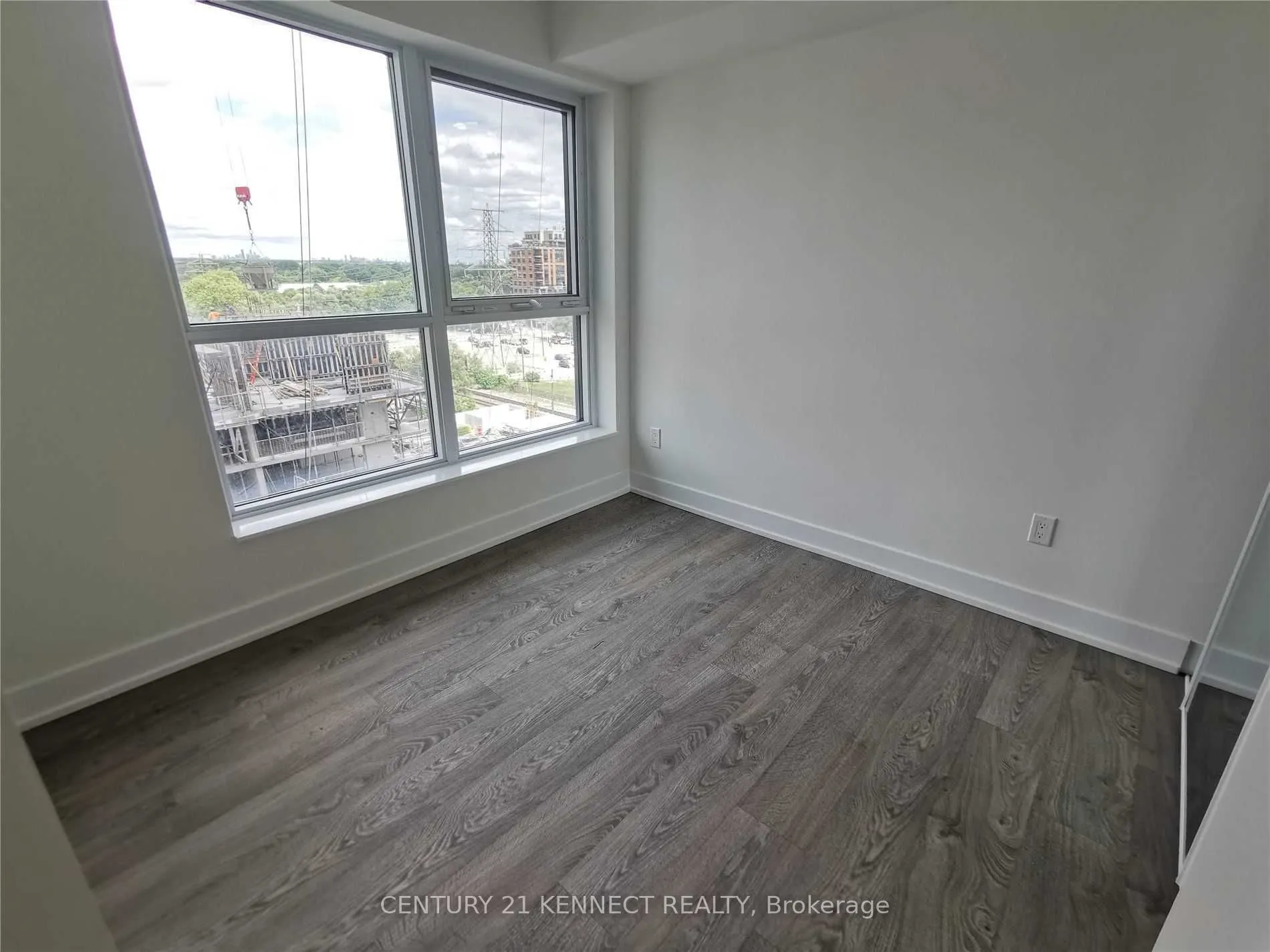 7 Mabelle Avenue, #704