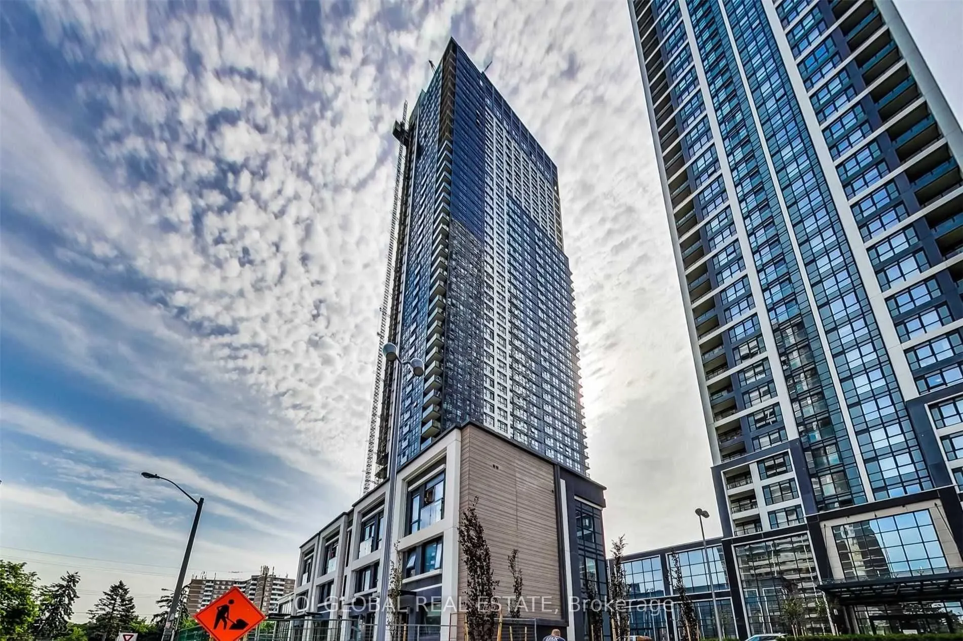7 Mabelle Avenue, #1008A