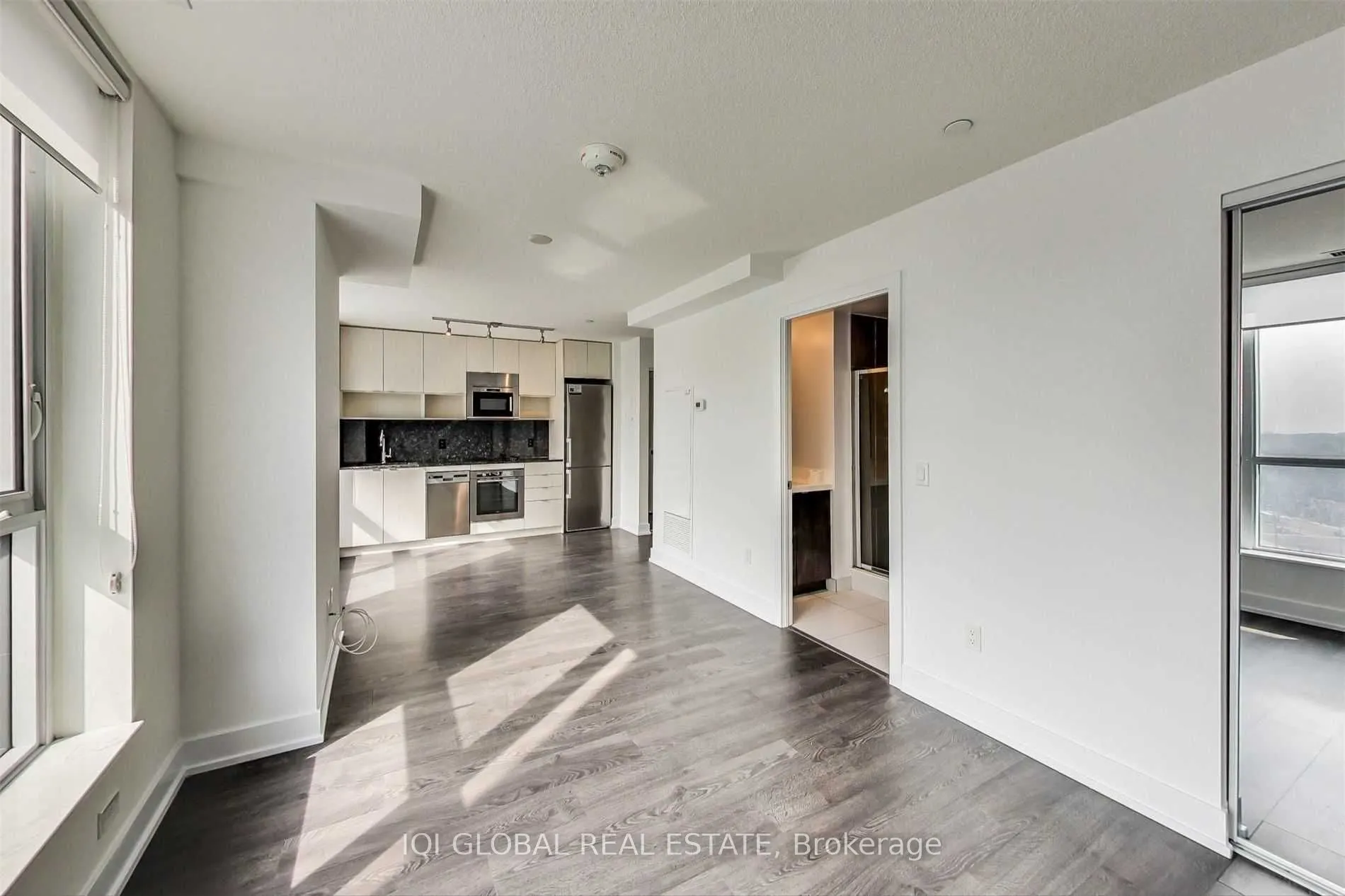 7 Mabelle Avenue, #1008A