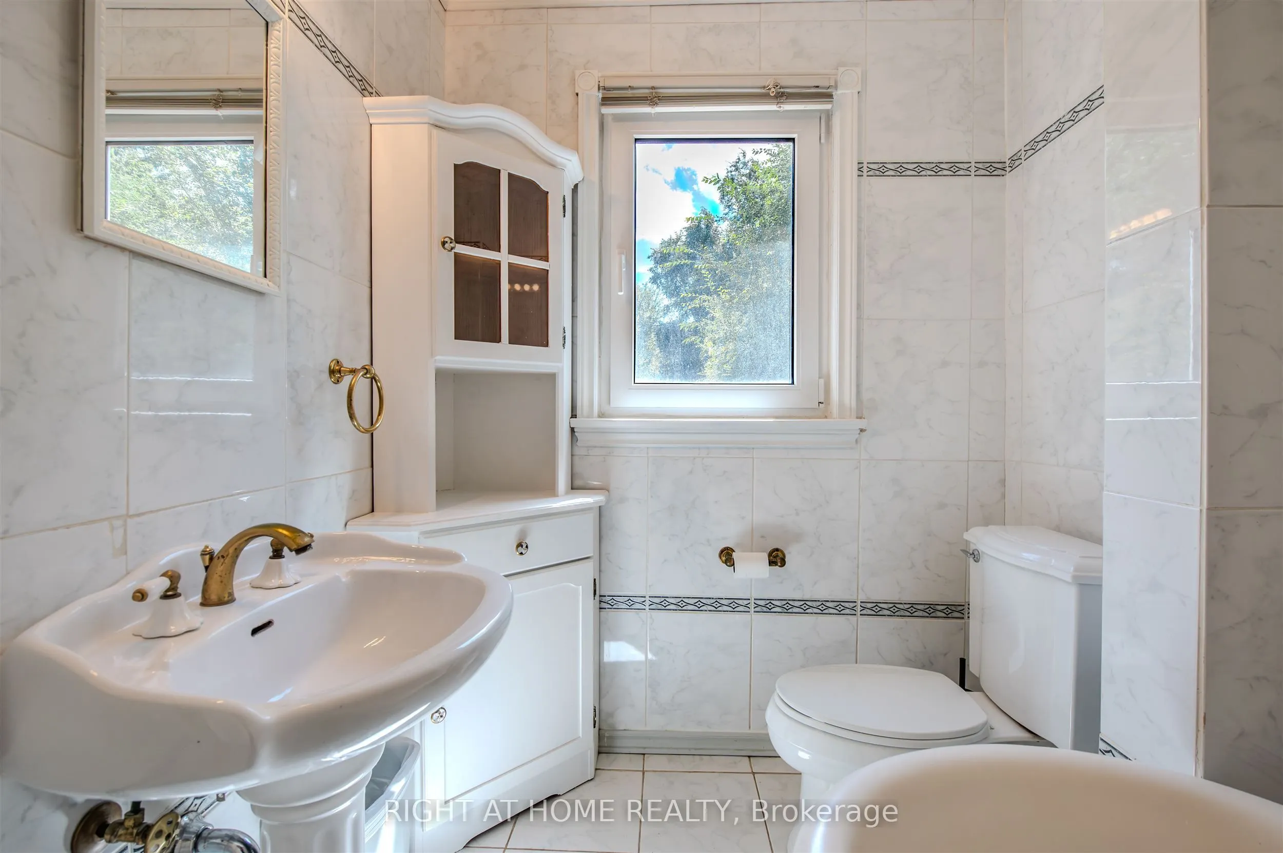 309 Rathburn Road