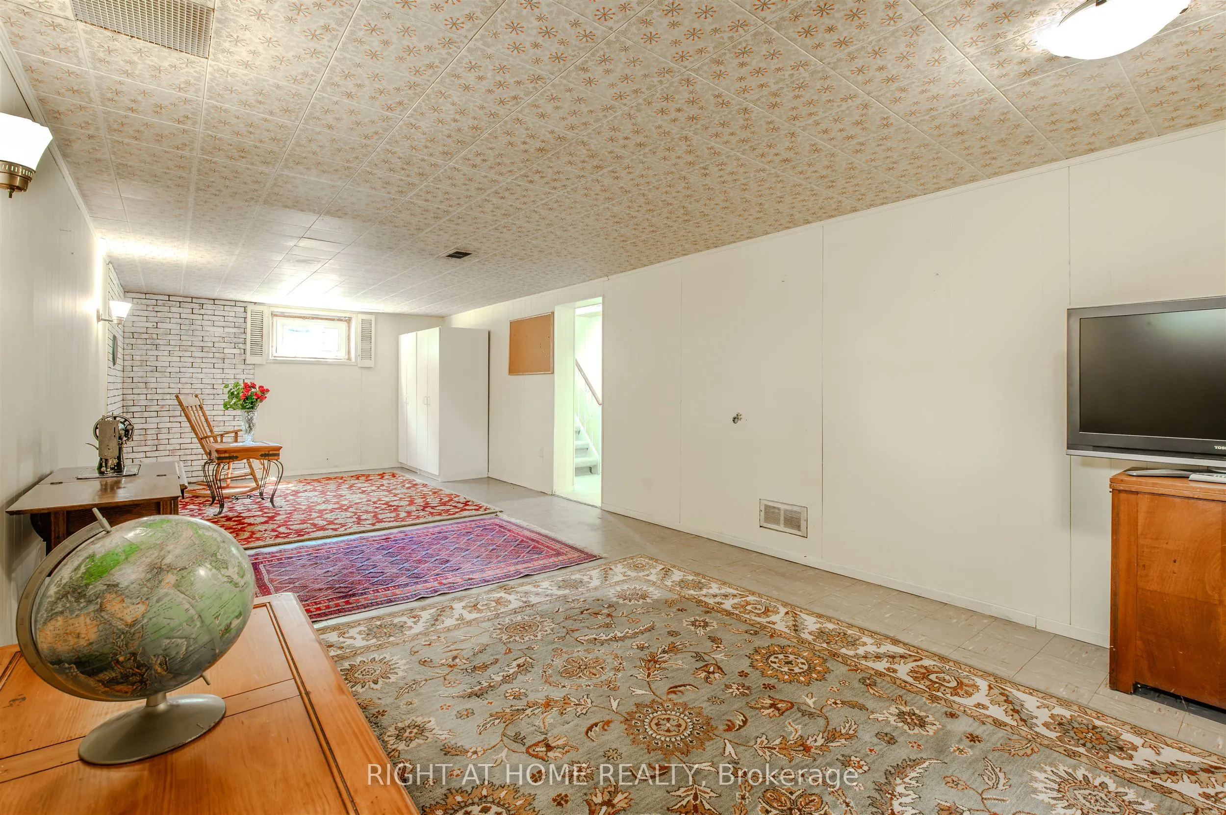 309 Rathburn Road