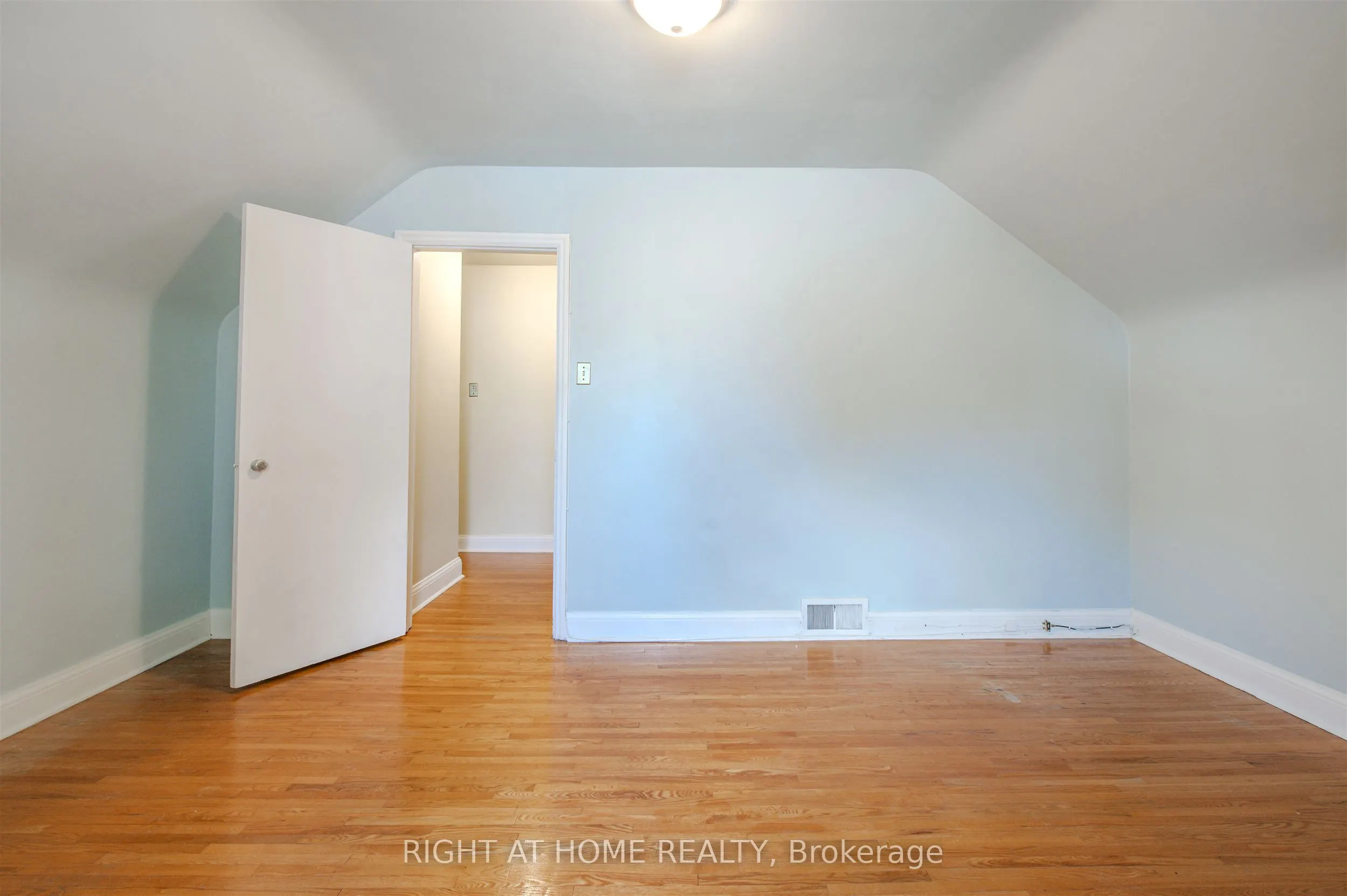 309 Rathburn Road
