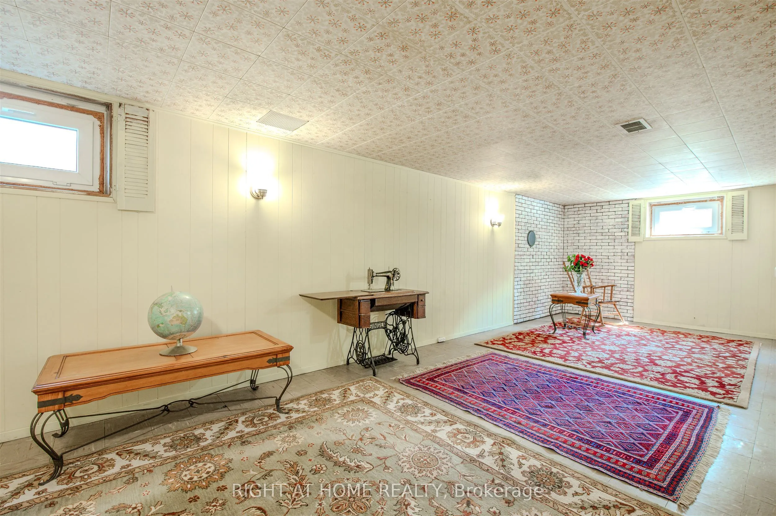 309 Rathburn Road