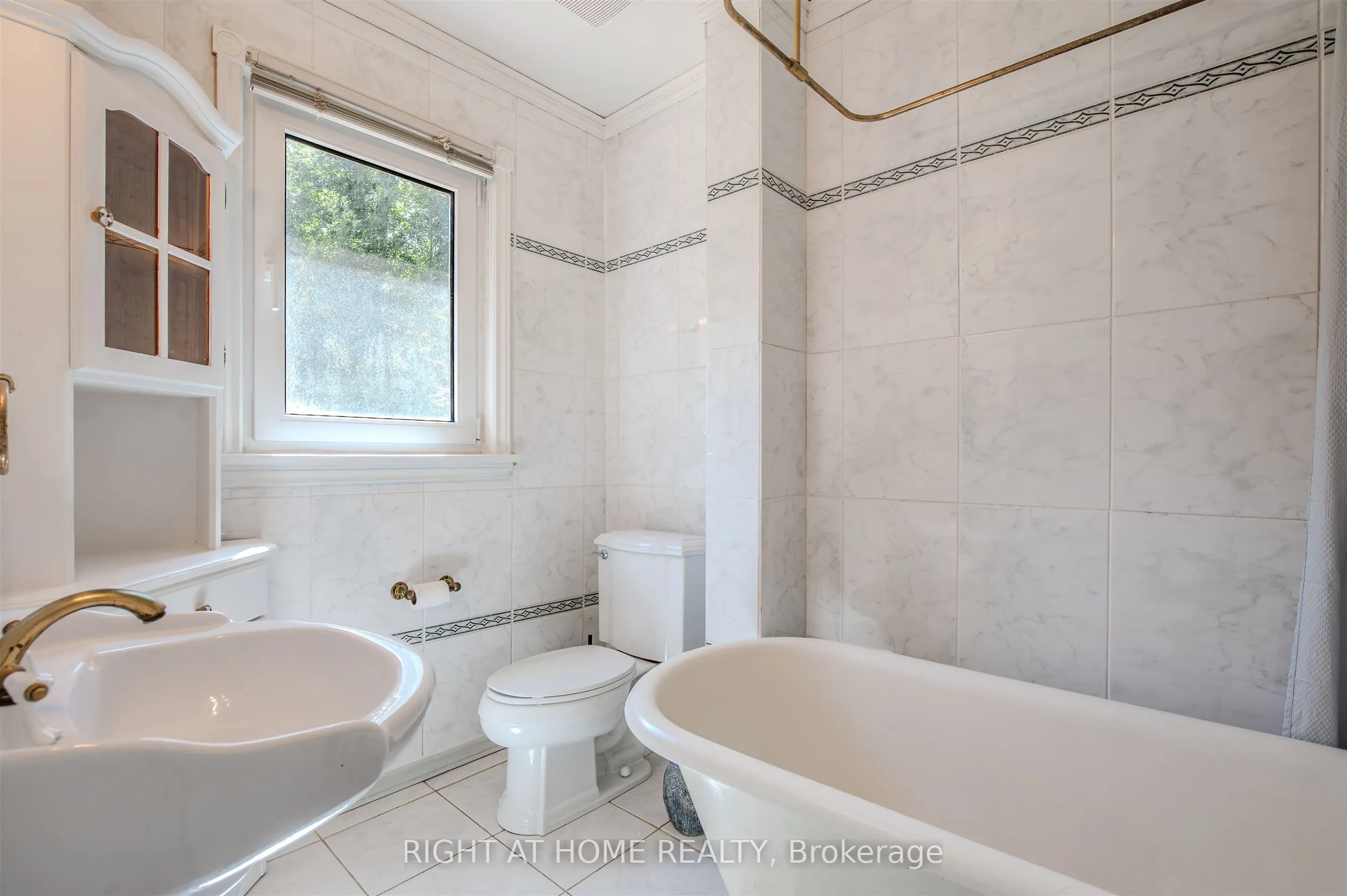309 Rathburn Road