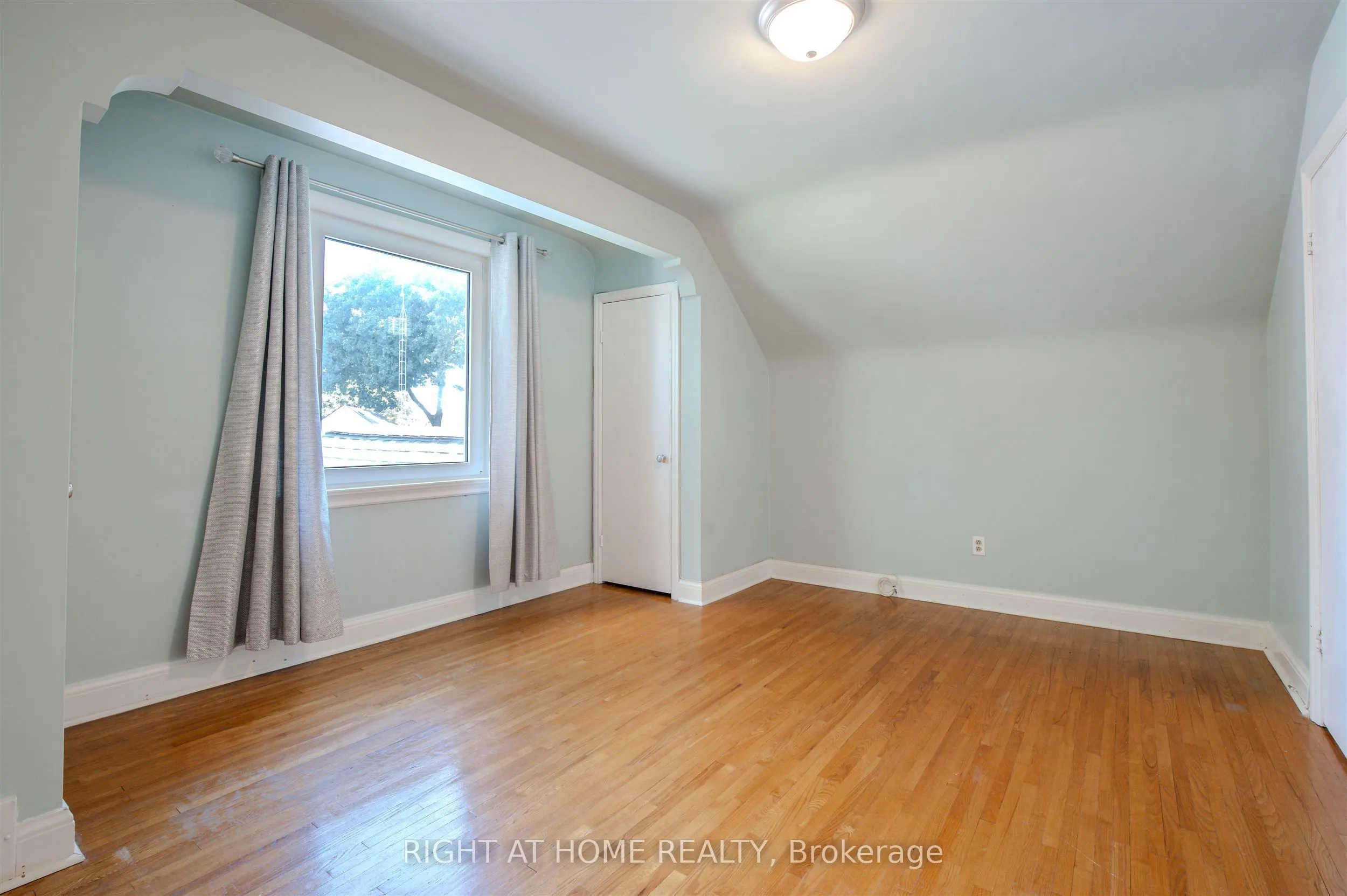 309 Rathburn Road