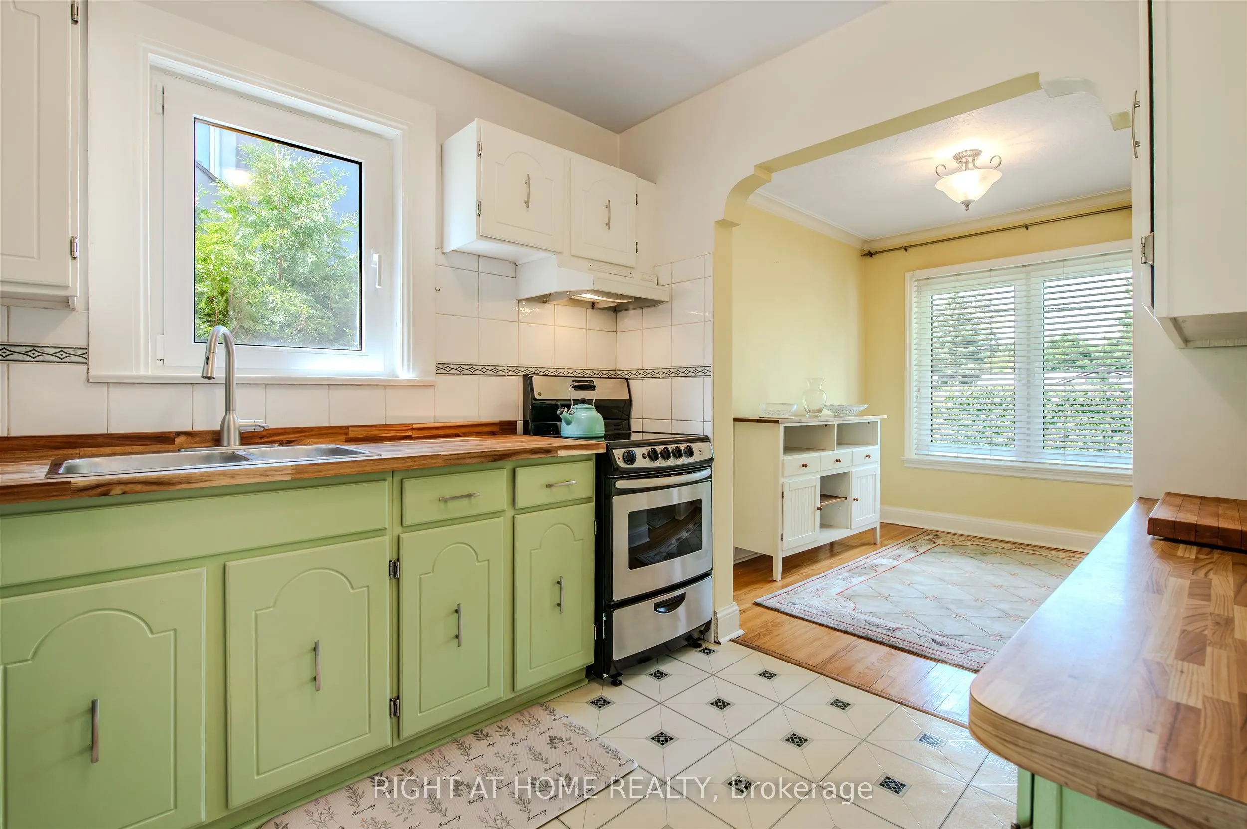 309 Rathburn Road