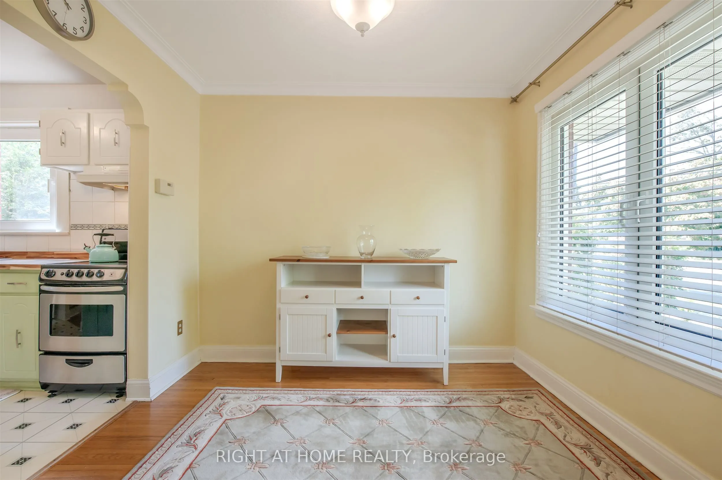 309 Rathburn Road