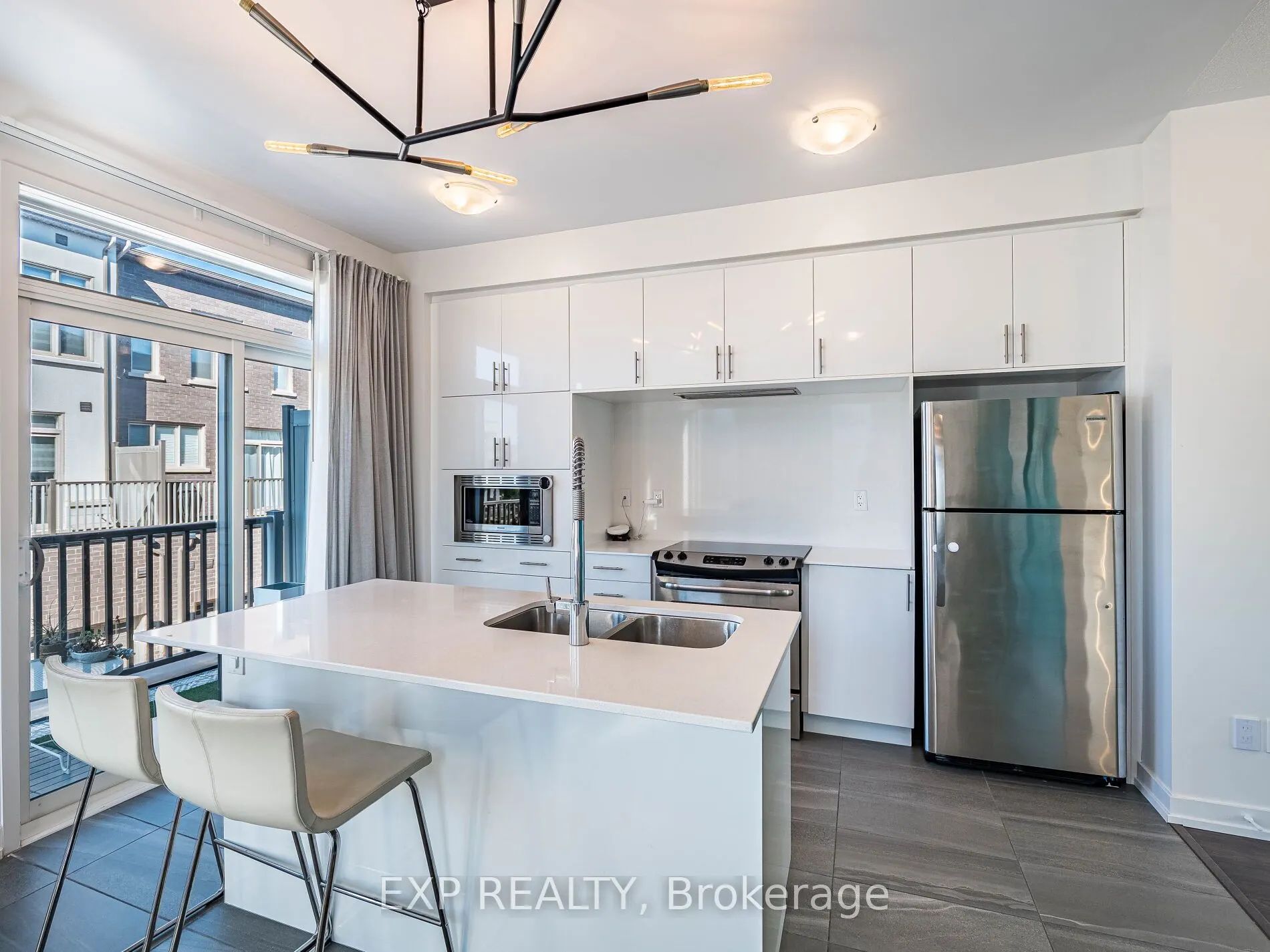 3128 Mintwood Circle