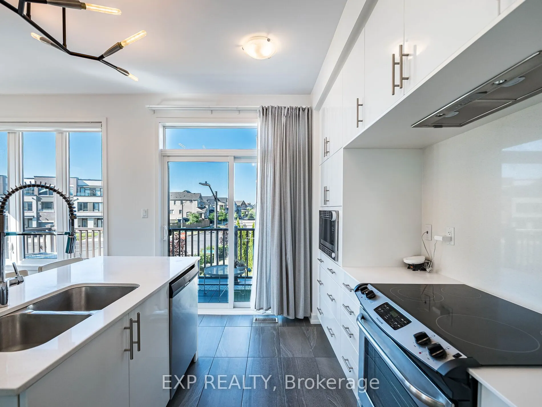 3128 Mintwood Circle