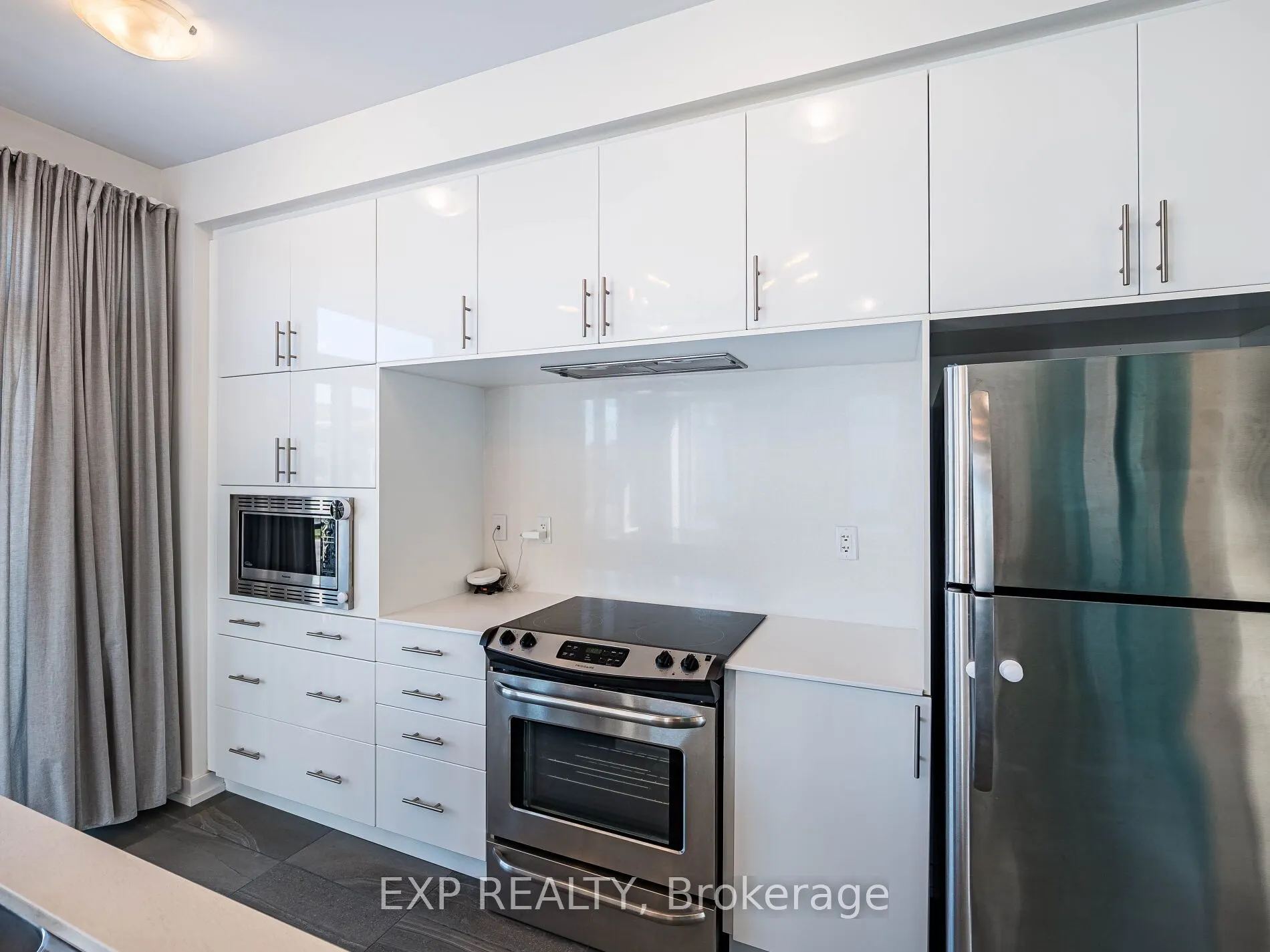 3128 Mintwood Circle