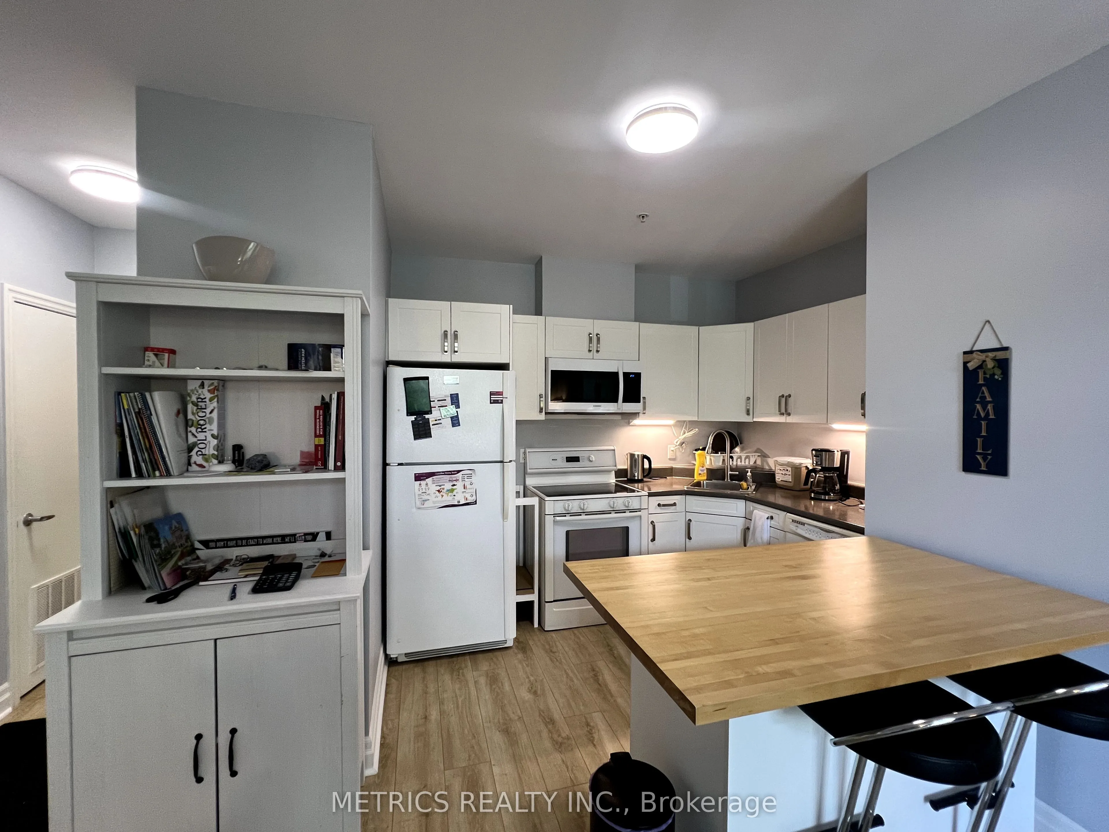 459 Kerr Street, #205