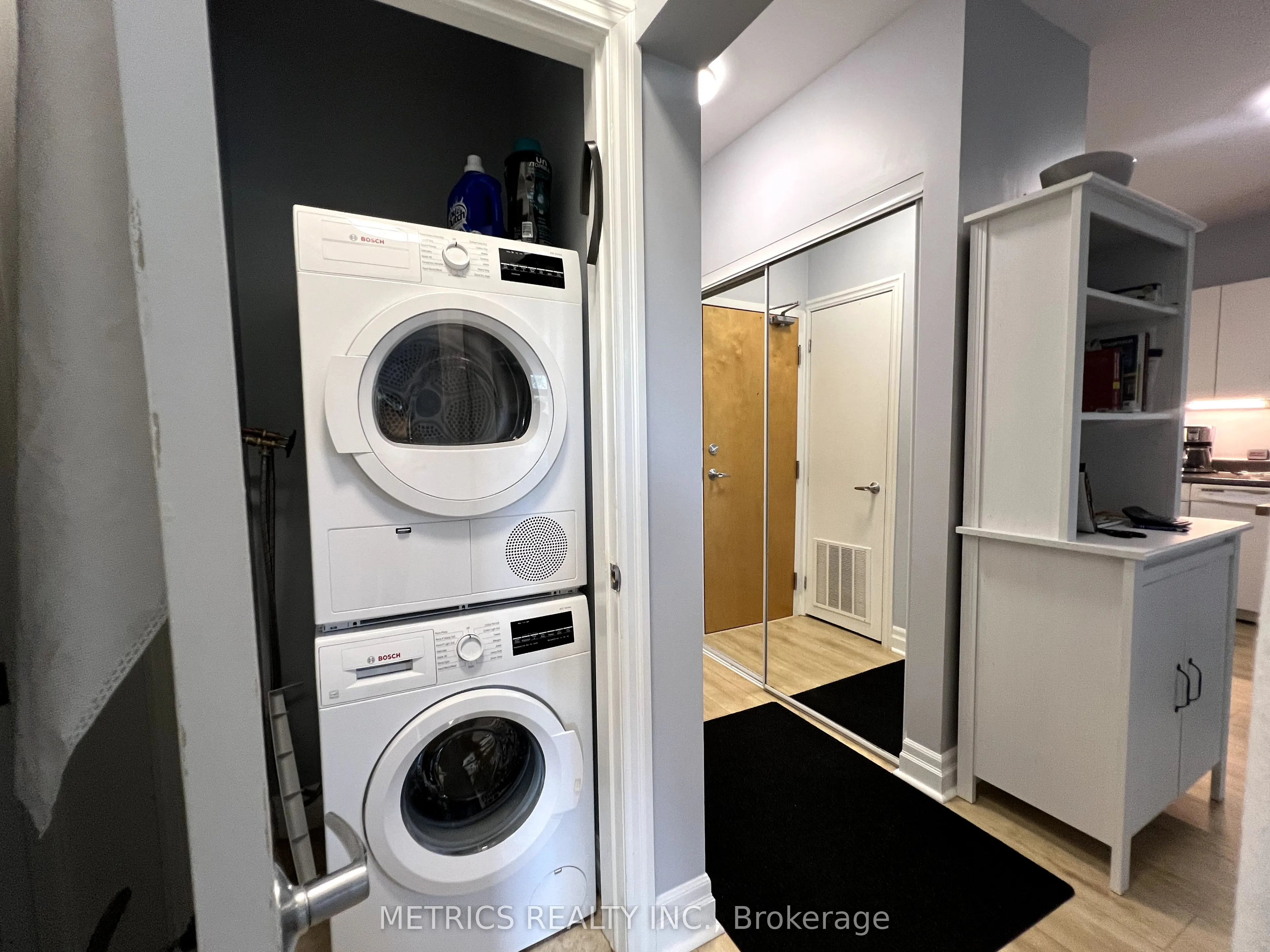459 Kerr Street, #205