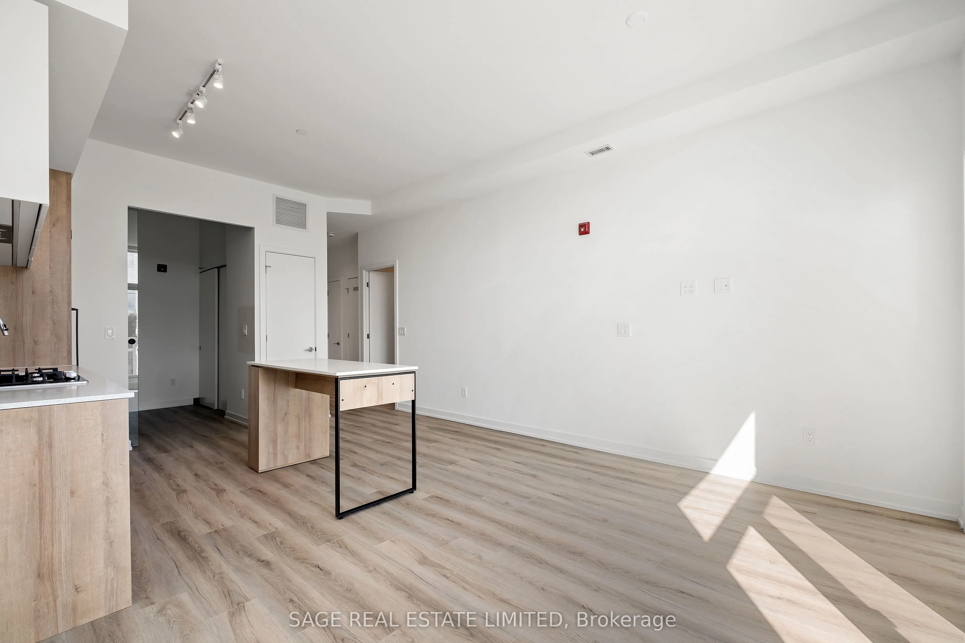722 Marlee Avenue, #401