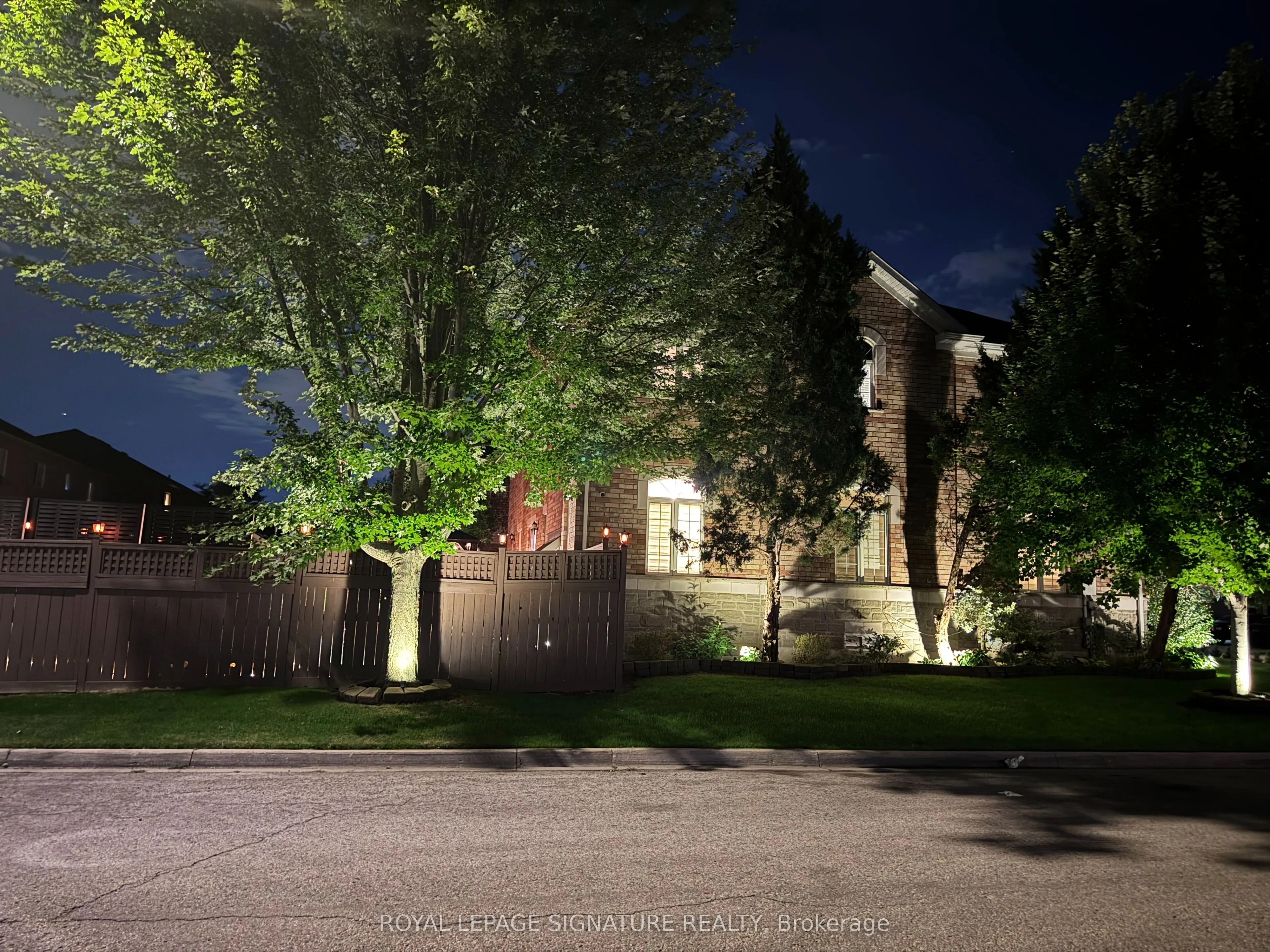 25 Sawston Circle
