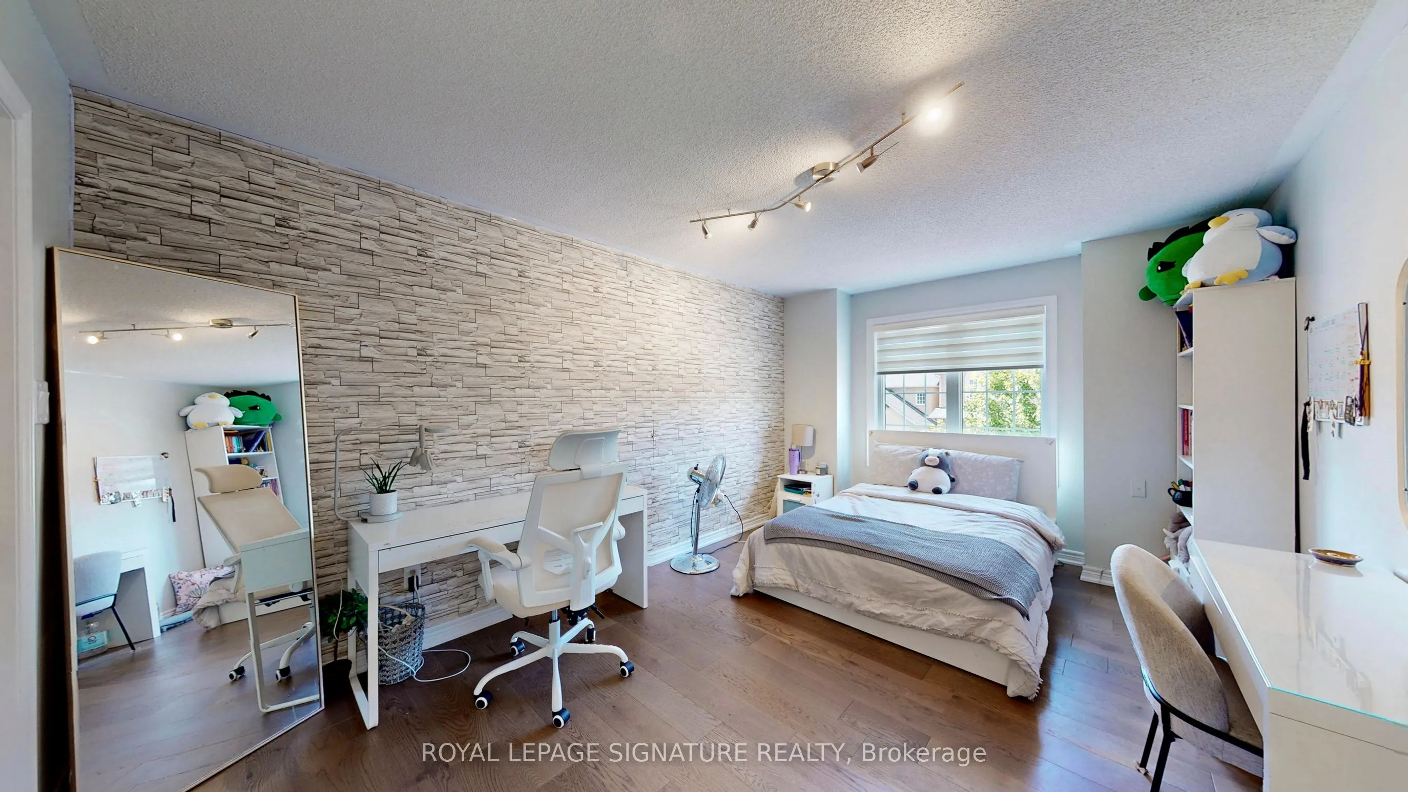 25 Sawston Circle