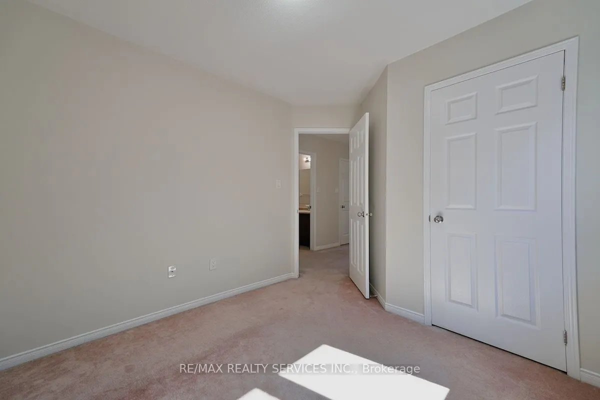 30 Loftsmoor Drive
