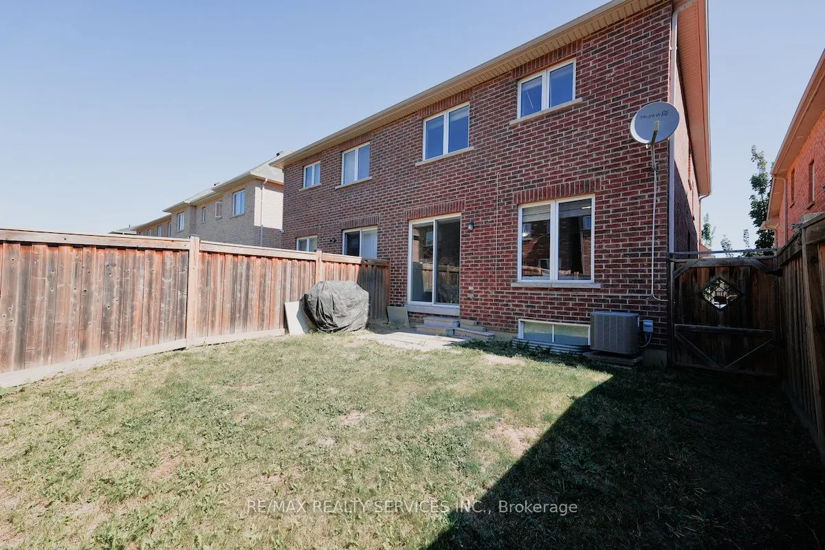 30 Loftsmoor Drive