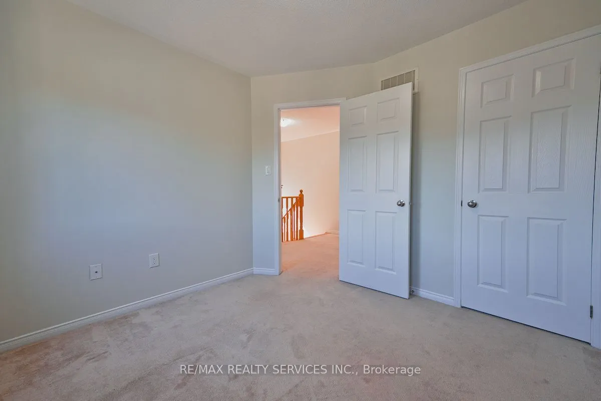 30 Loftsmoor Drive