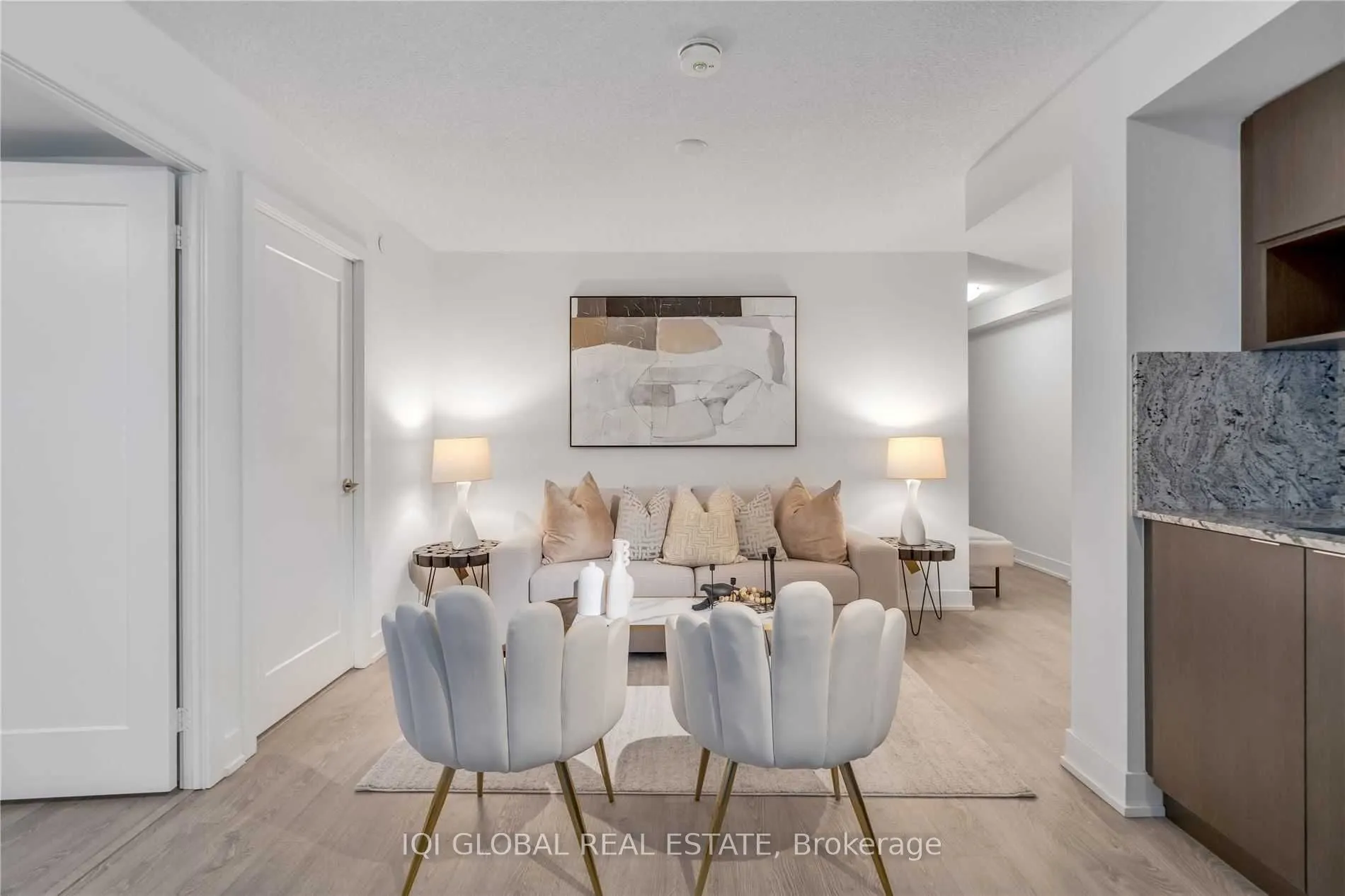 9 Mabelle Avenue, #226