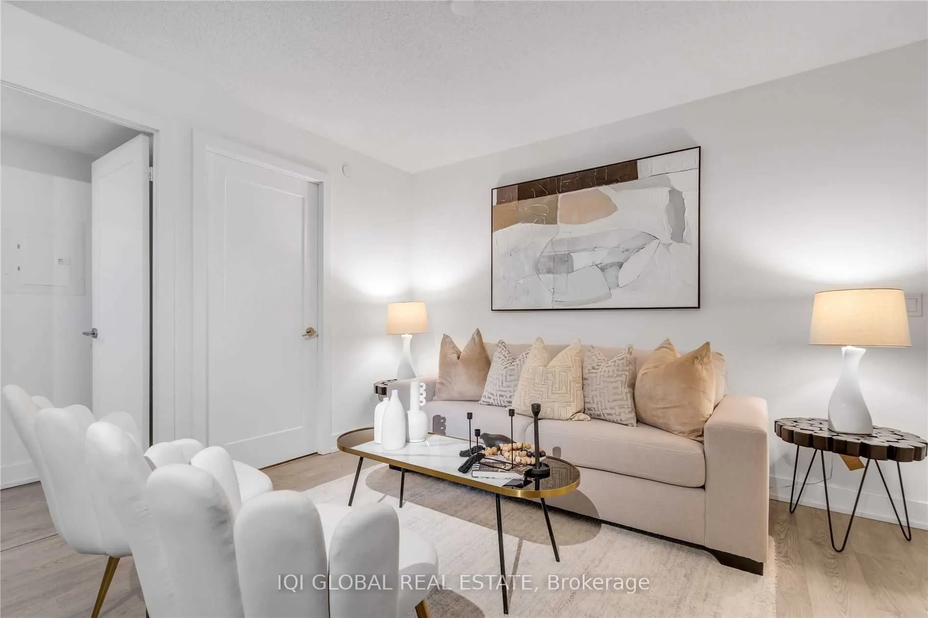 9 Mabelle Avenue, #226