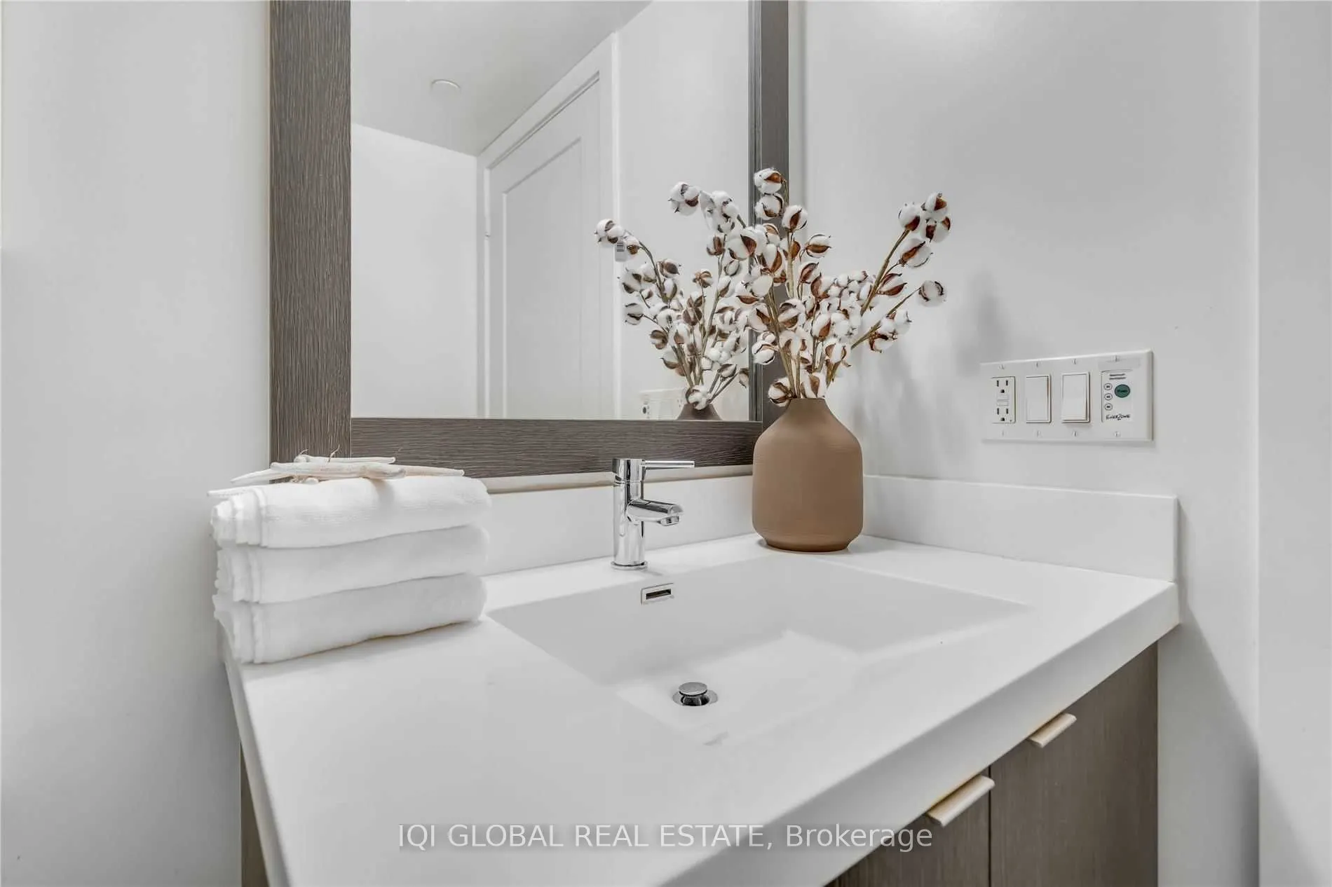 9 Mabelle Avenue, #226