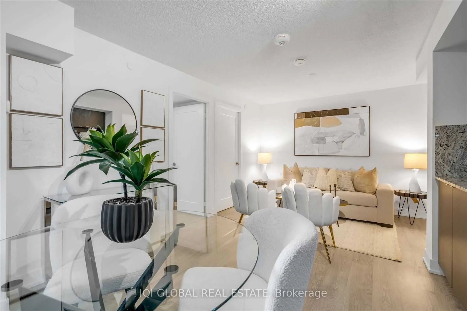 9 Mabelle Avenue, #226