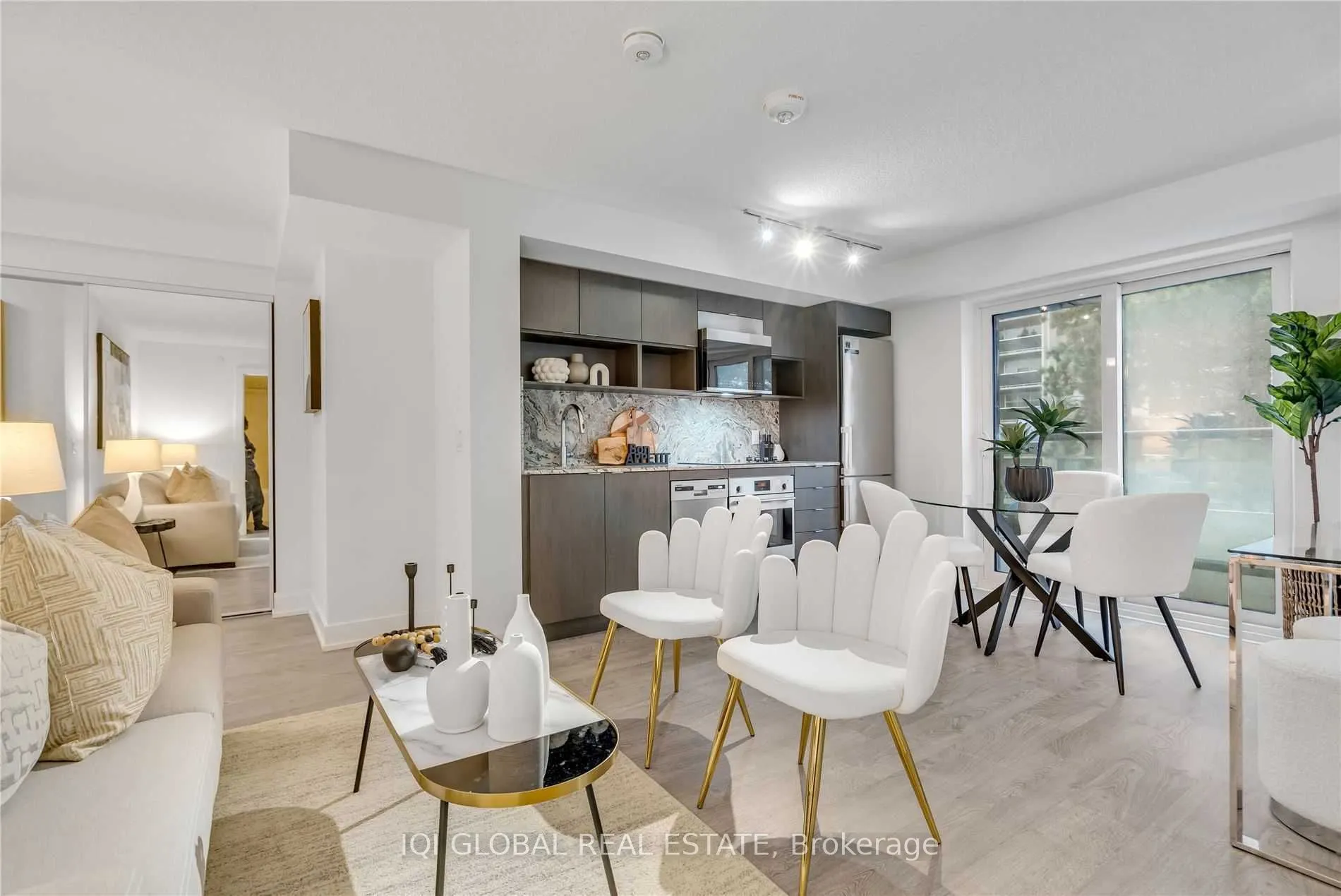 9 Mabelle Avenue, #226