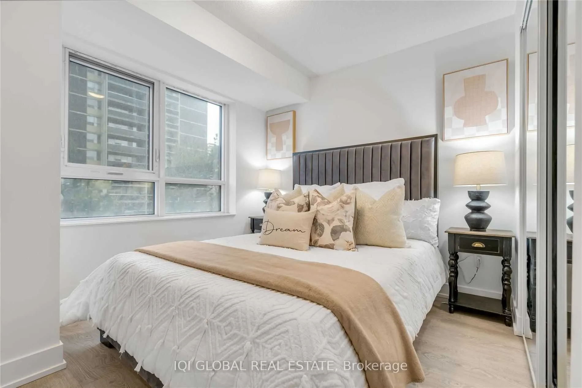 9 Mabelle Avenue, #226