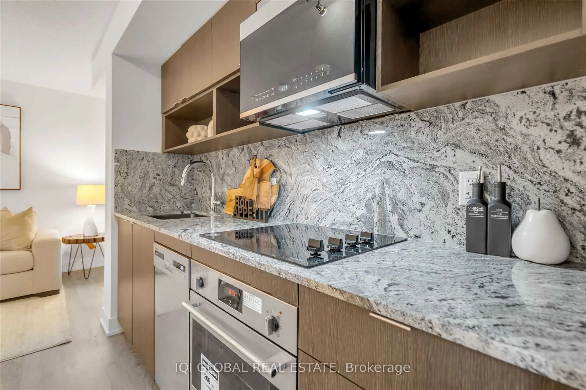 9 Mabelle Avenue, #226
