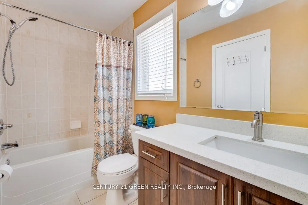 1107 Barr Crescent