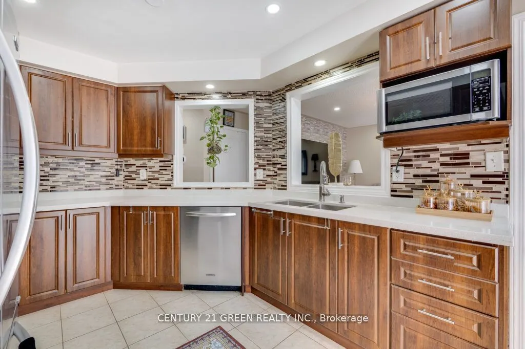 1107 Barr Crescent