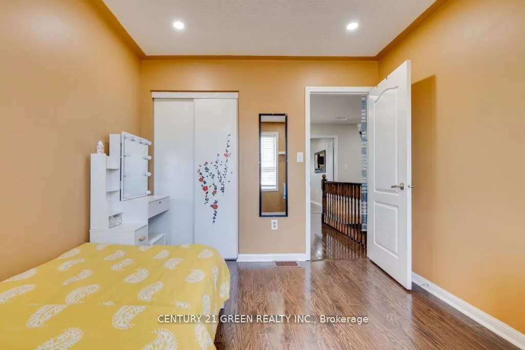 1107 Barr Crescent