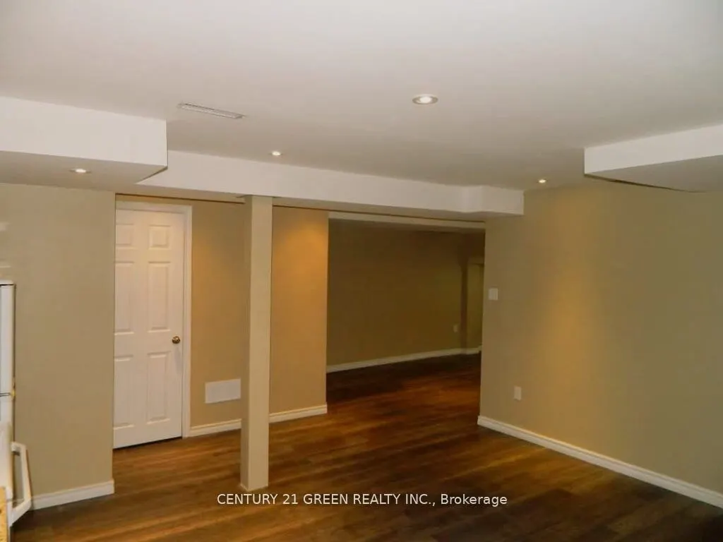 1107 Barr Crescent