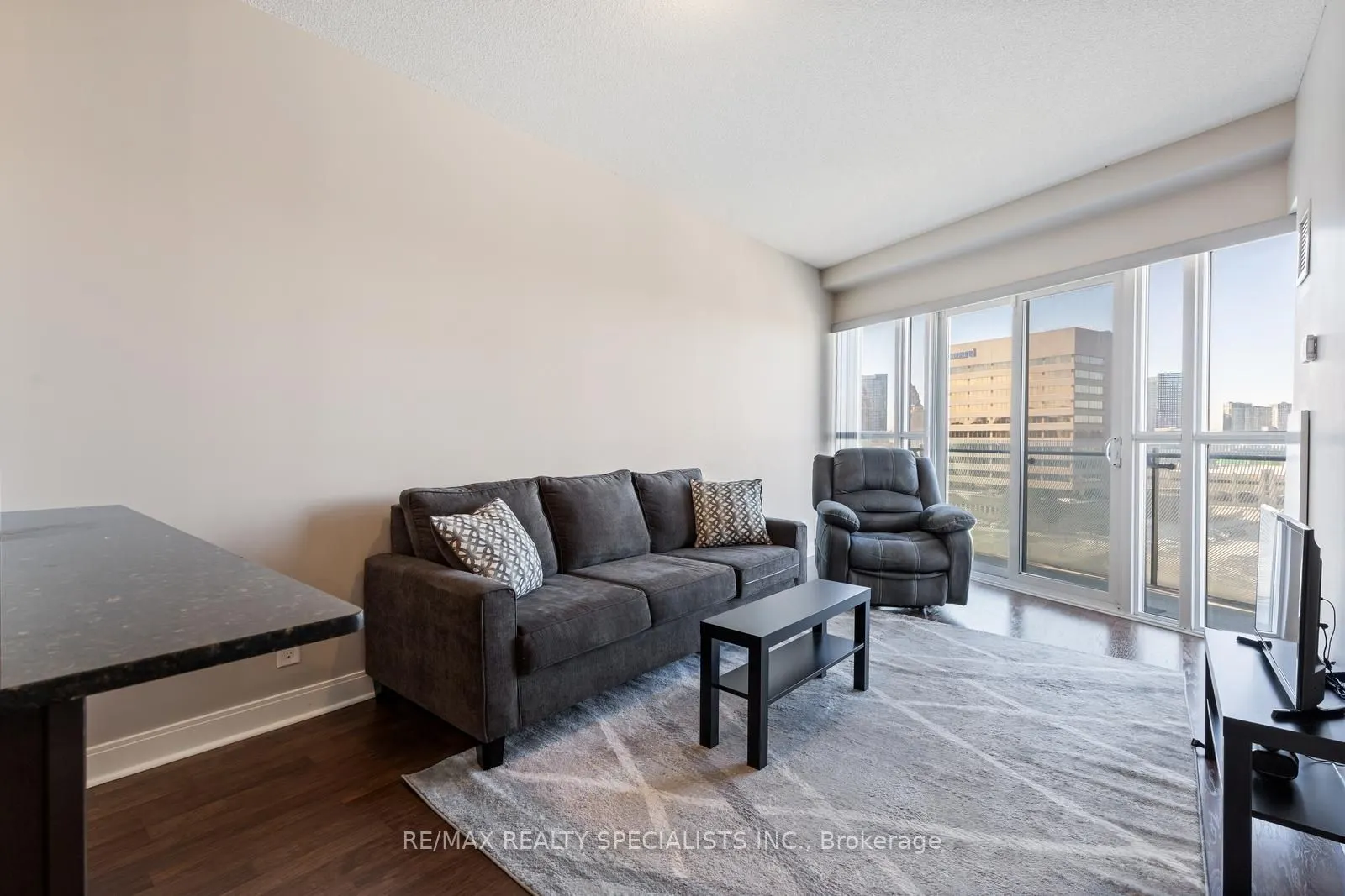 50 Absolute Avenue, #909