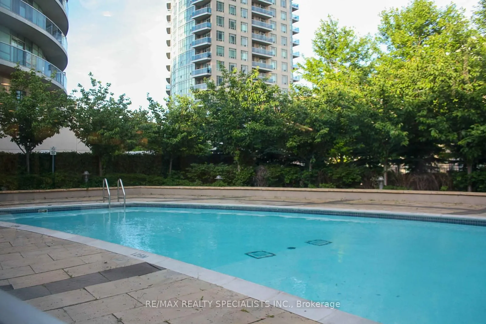 50 Absolute Avenue, #909