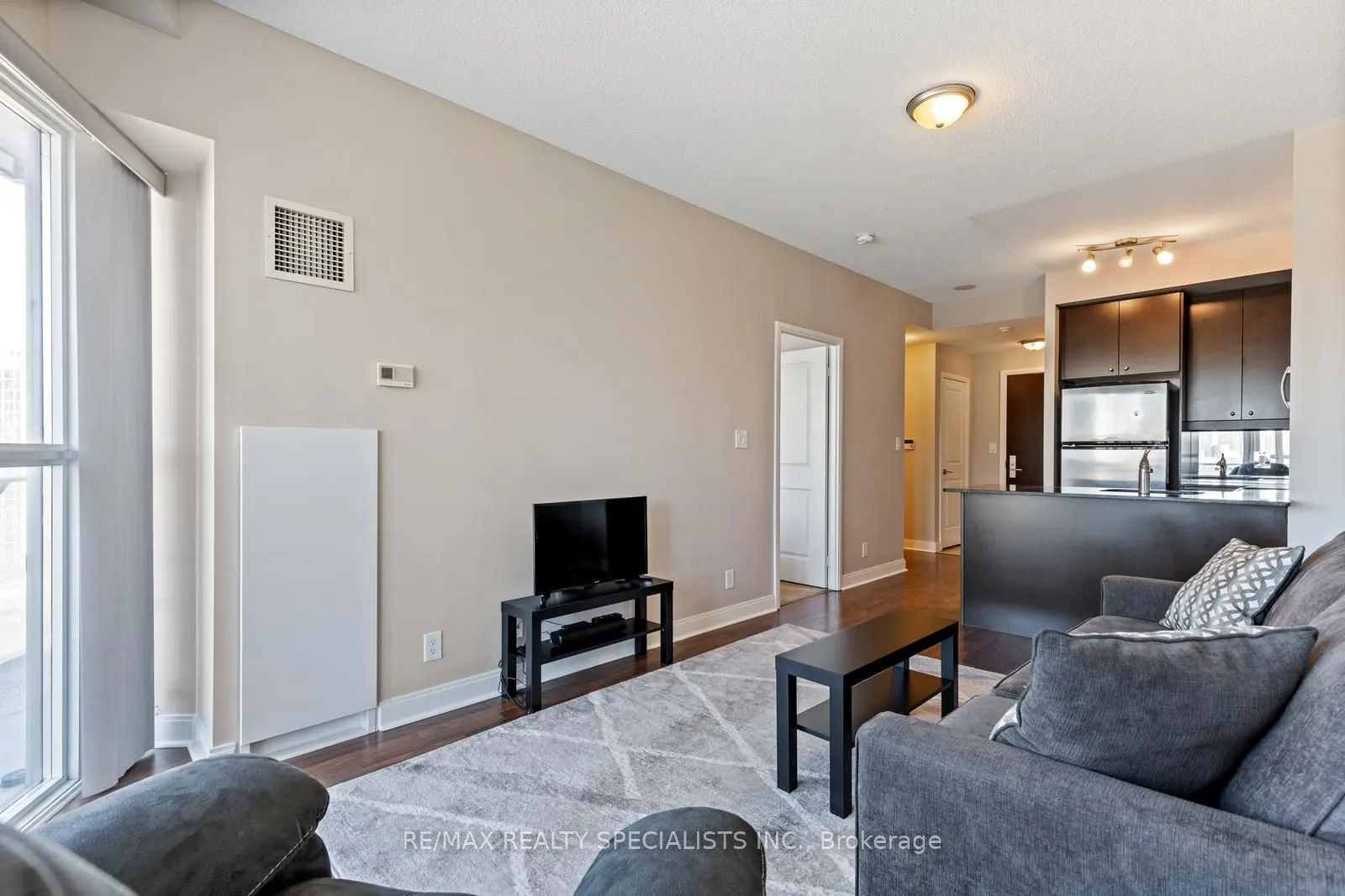 50 Absolute Avenue, #909