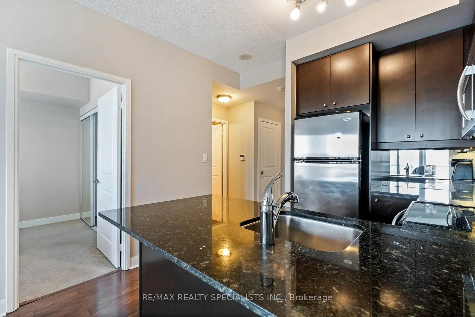 50 Absolute Avenue, #909