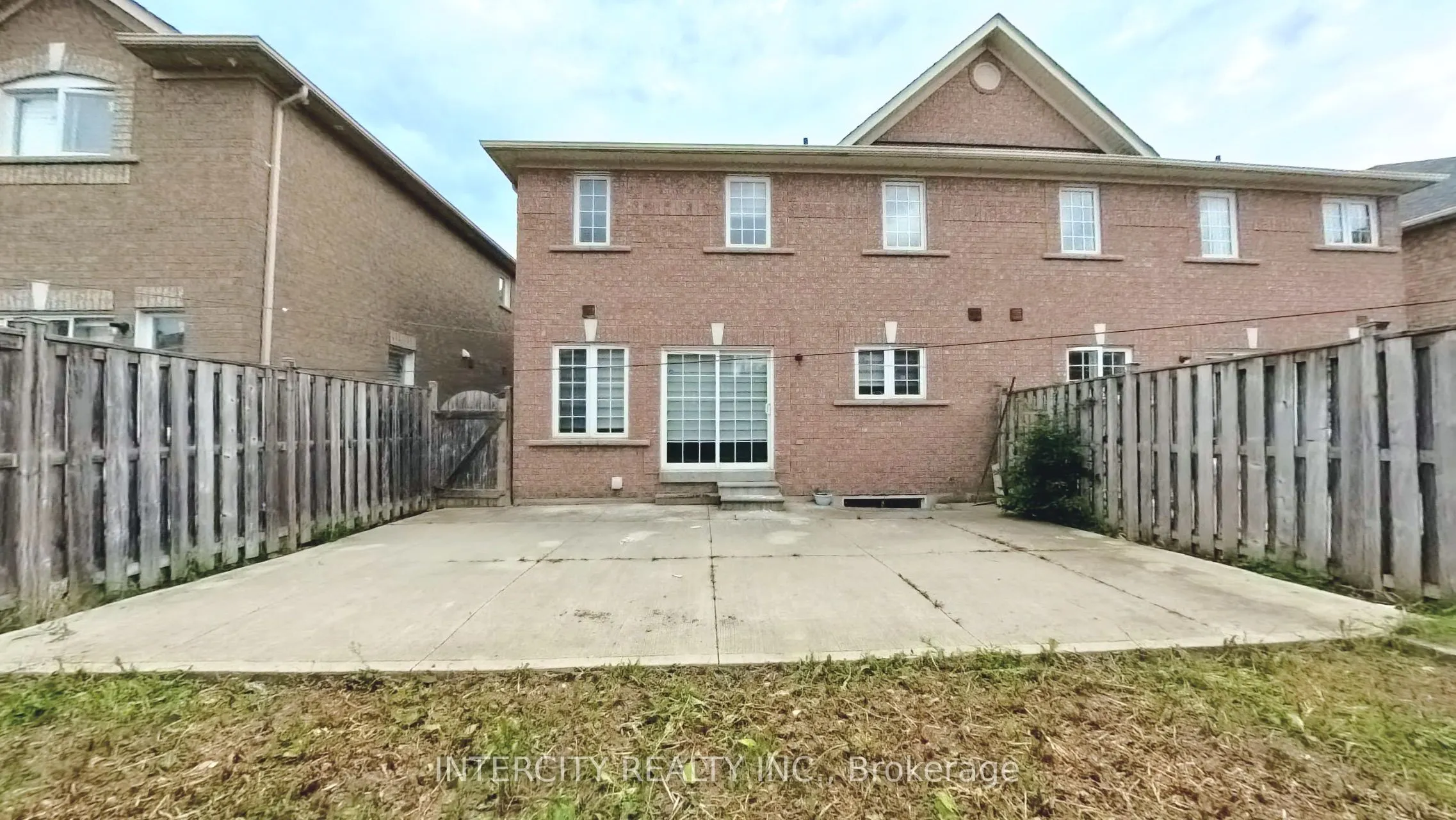 16 Sestina Court