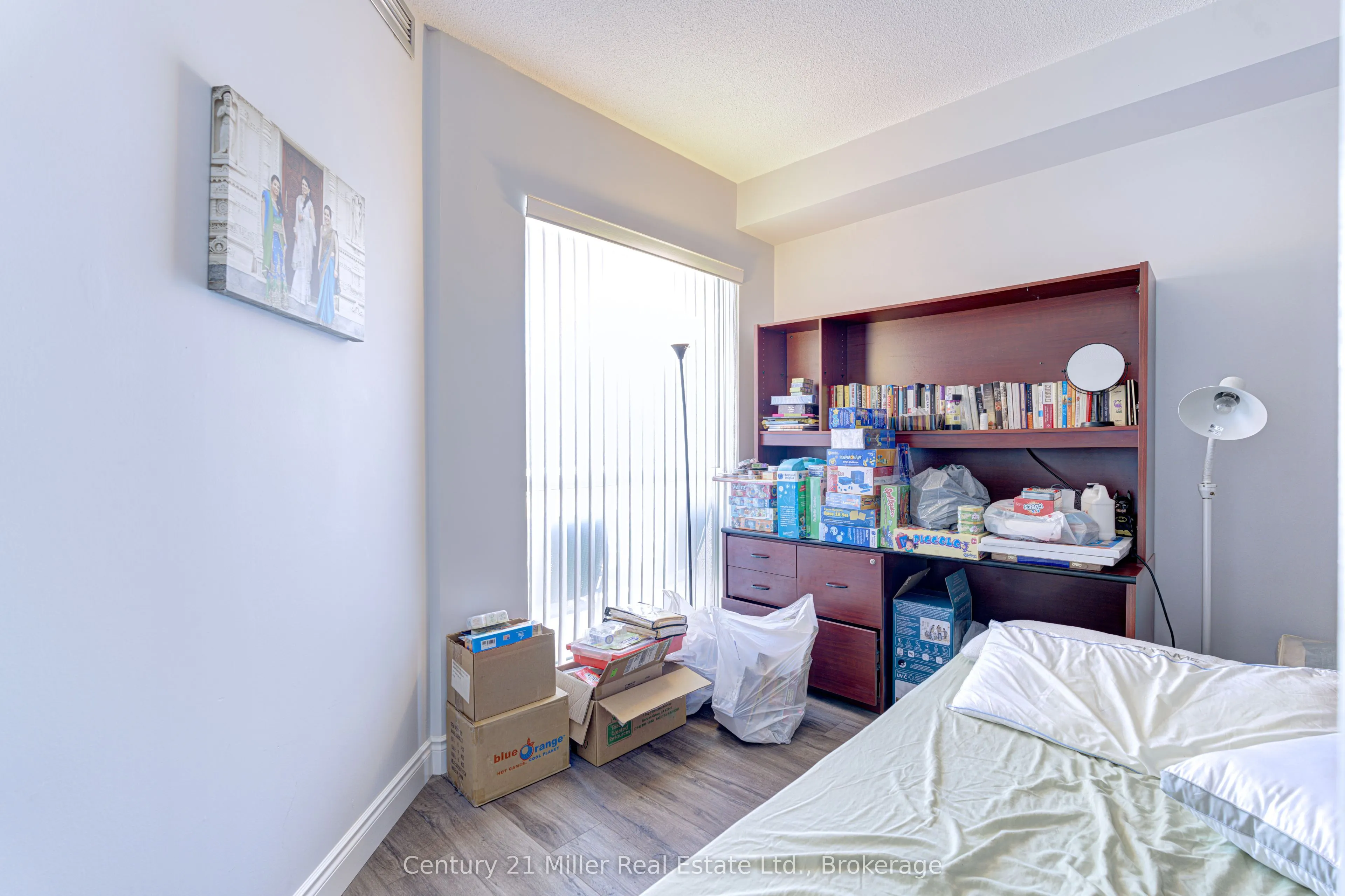 2511 Lakeshore Road W, #319