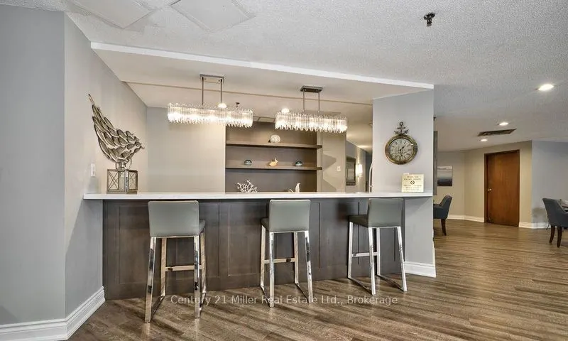 2511 Lakeshore Road W, #319