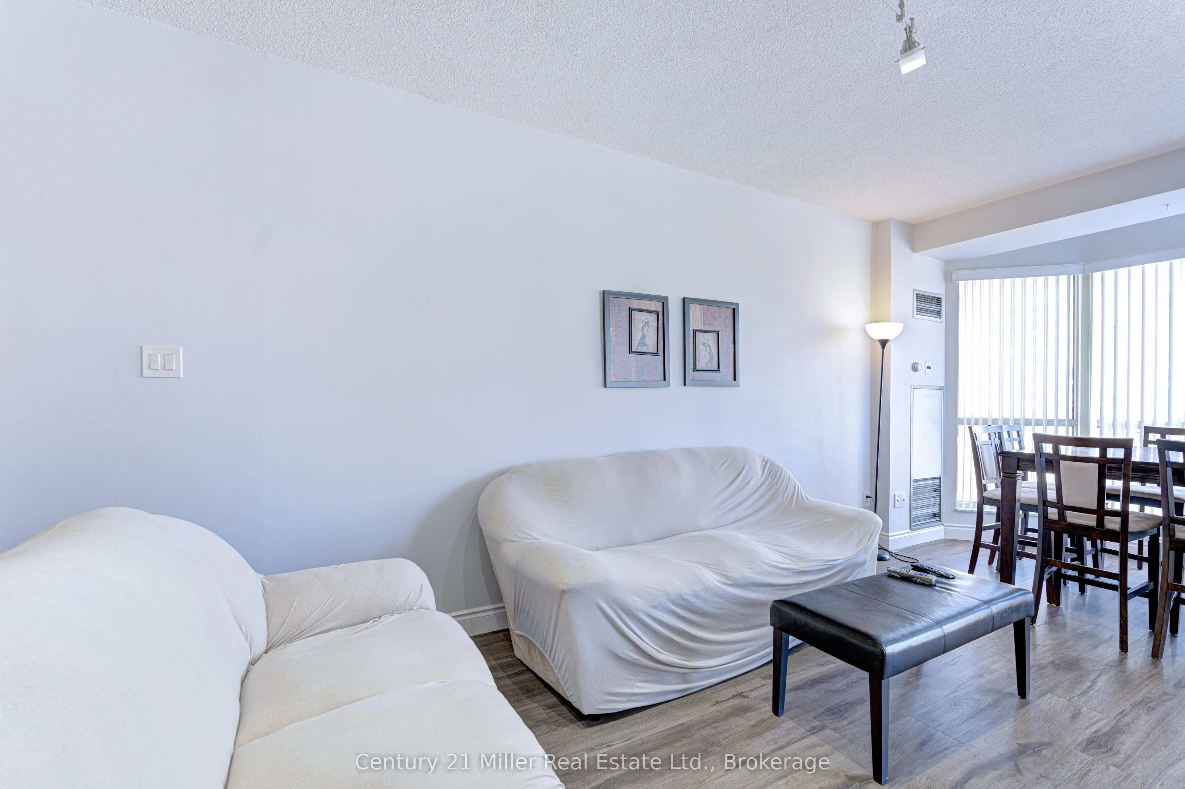 2511 Lakeshore Road W, #319